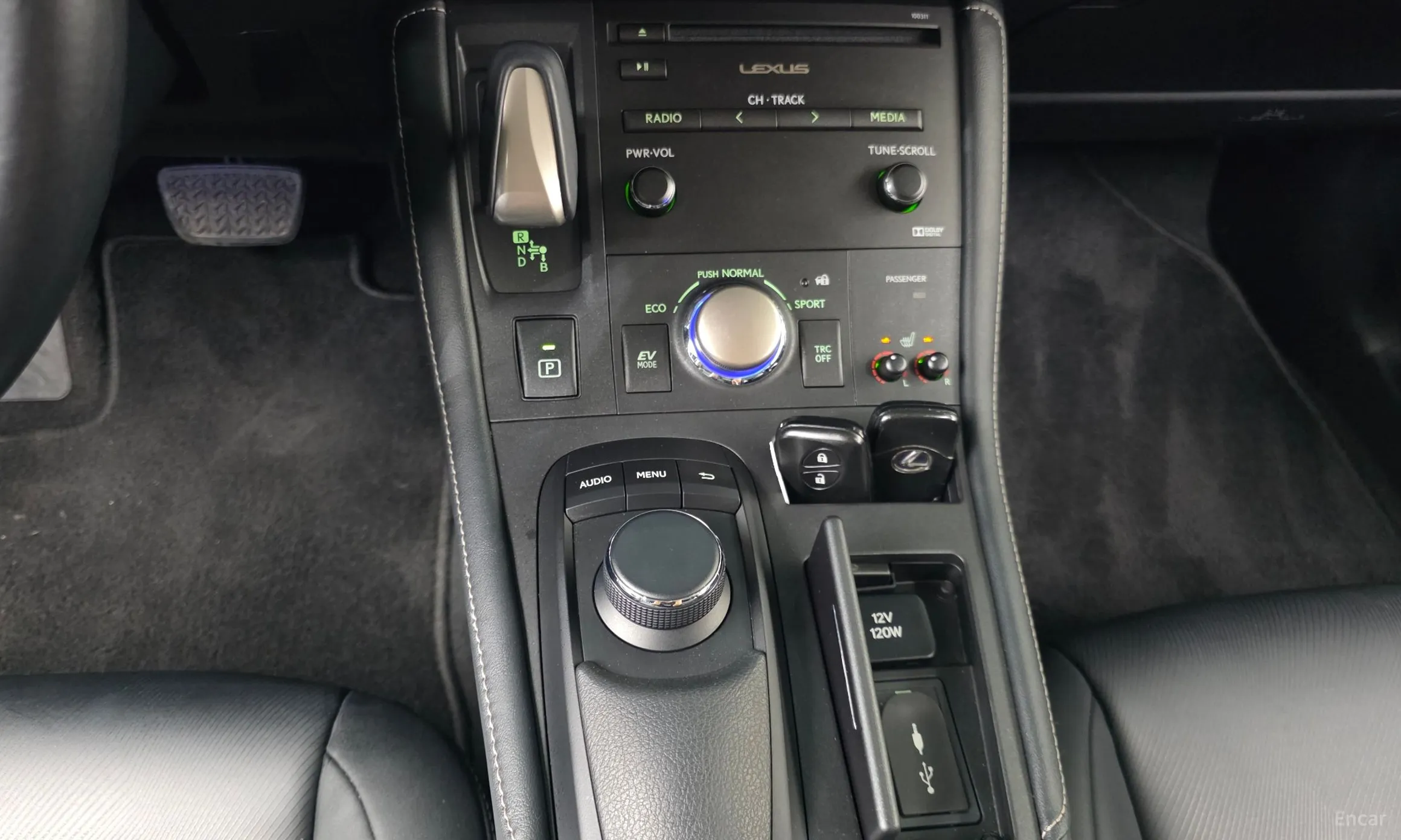 Lexus CT200h превью 9