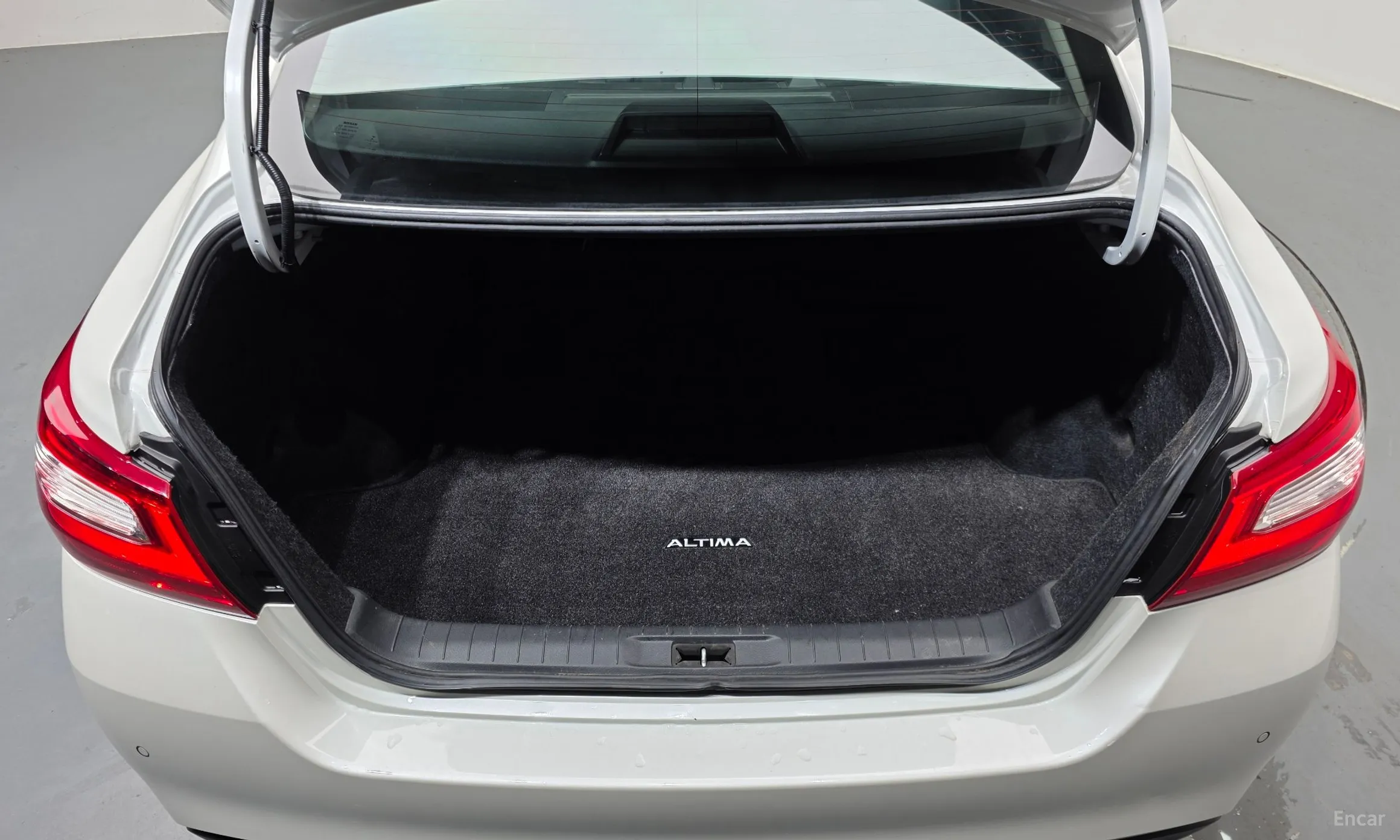 Nissan Altima превью 20