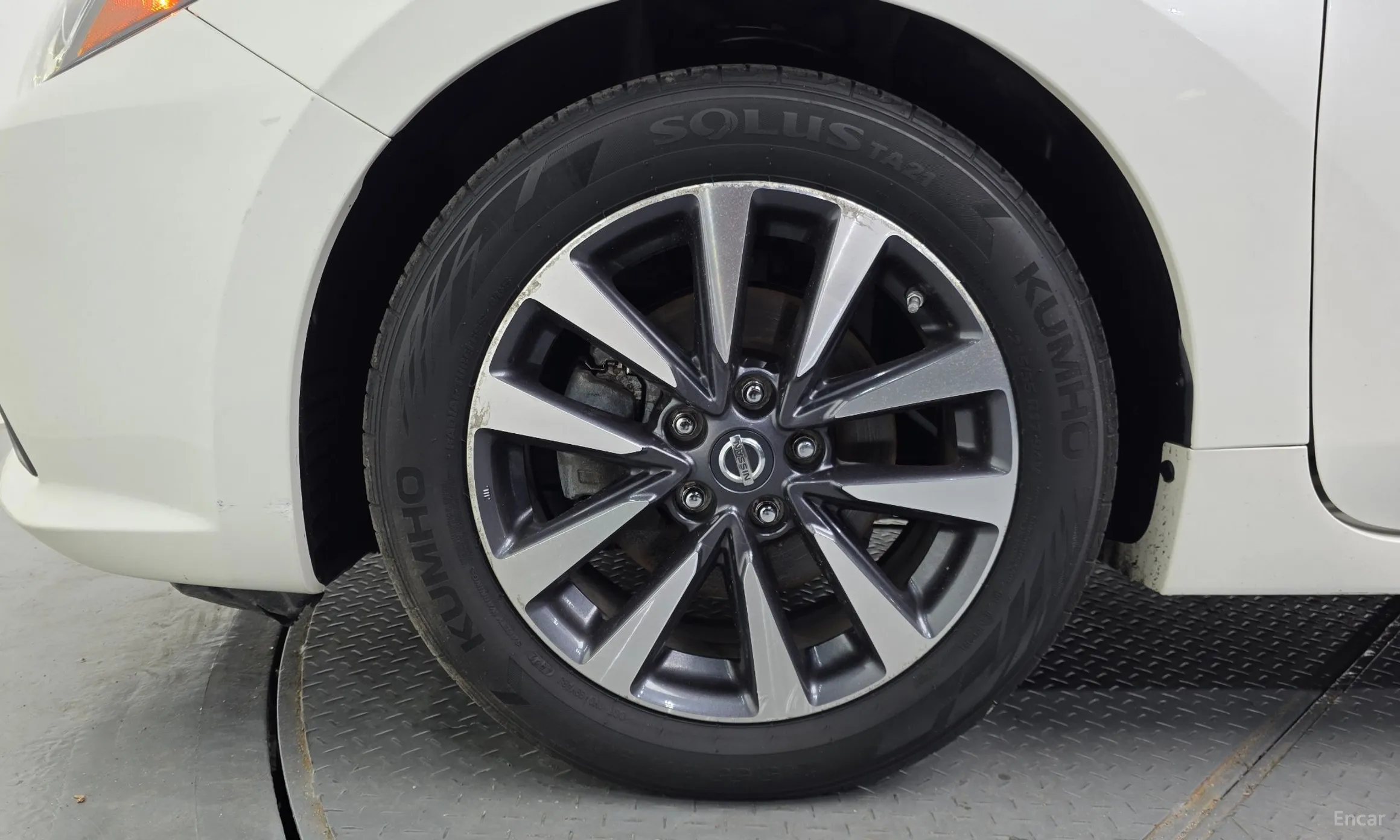 Nissan Altima превью 5