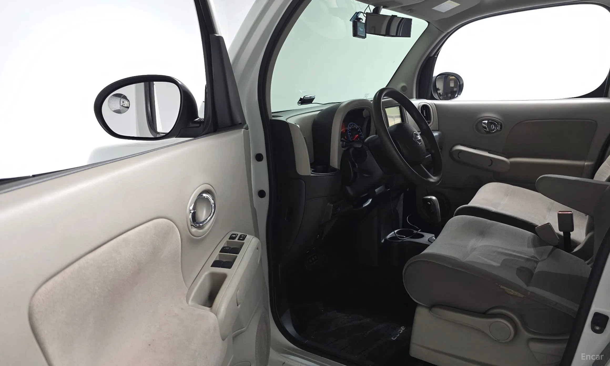Nissan Cube превью 10