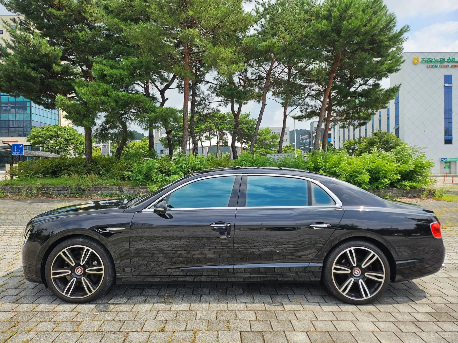 Bentley Flying Spur 2nd Generation превью 5
