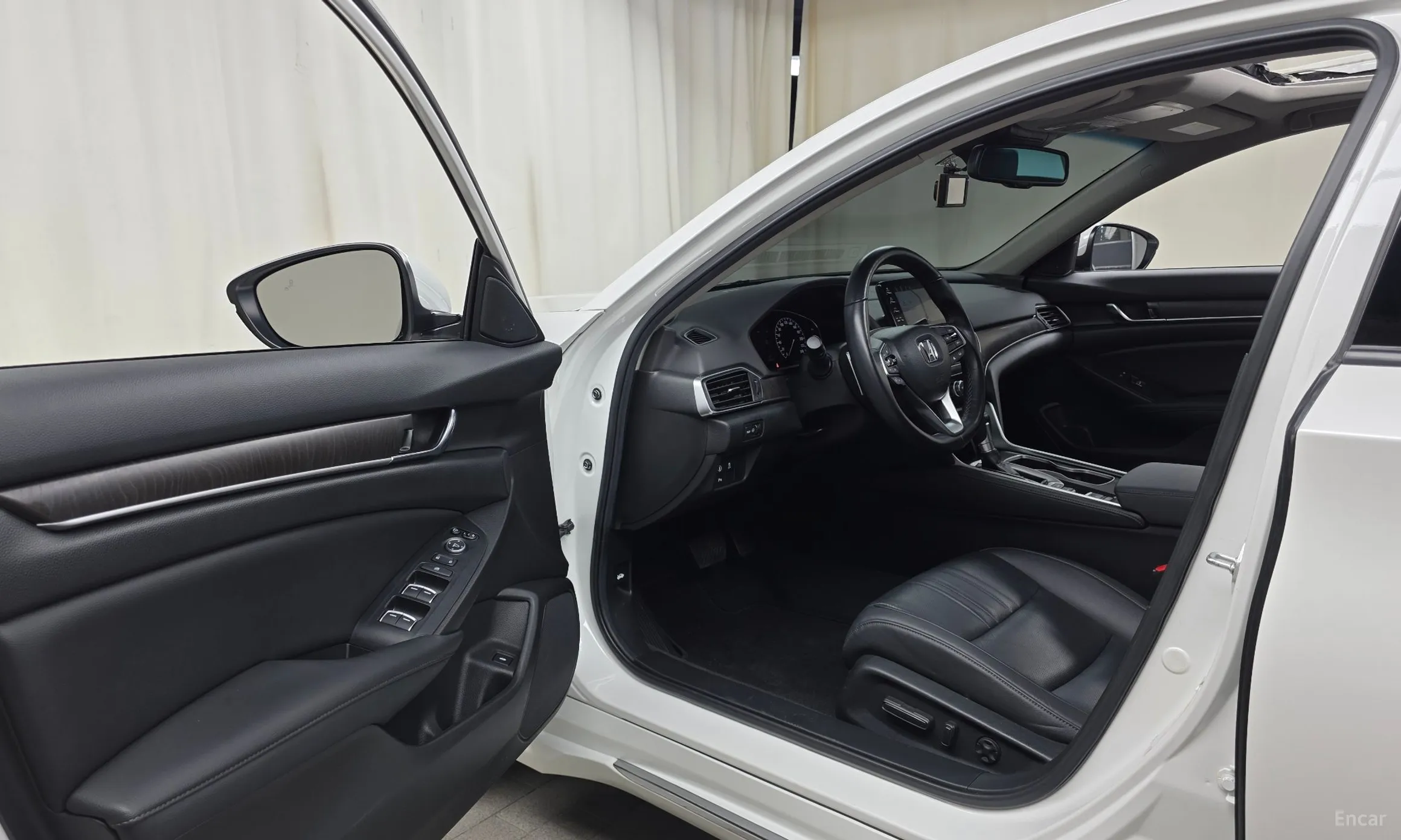 Honda Accord 10th Generation превью 10