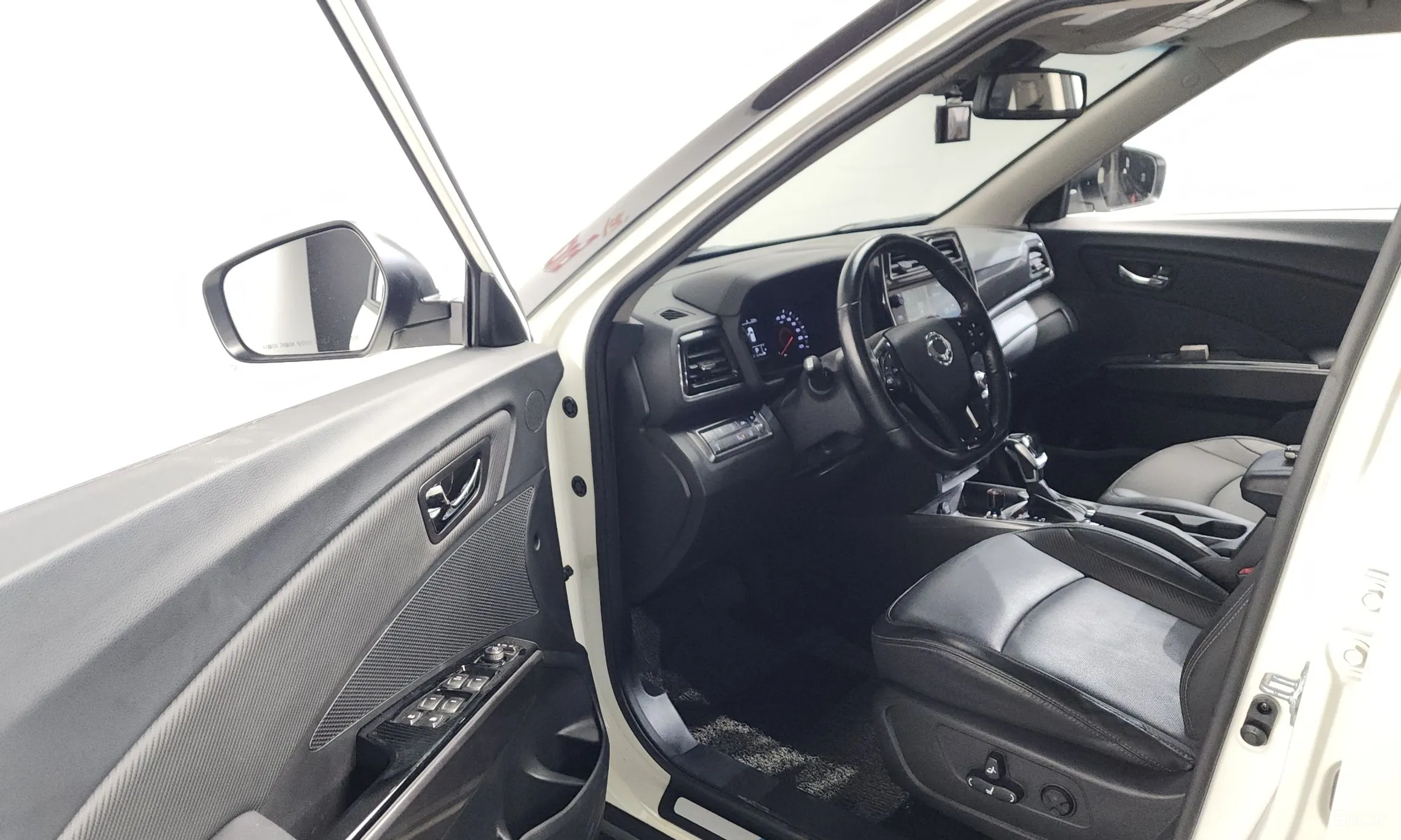 KG Mobility (SsangYong) Berry New Tivoli превью 10