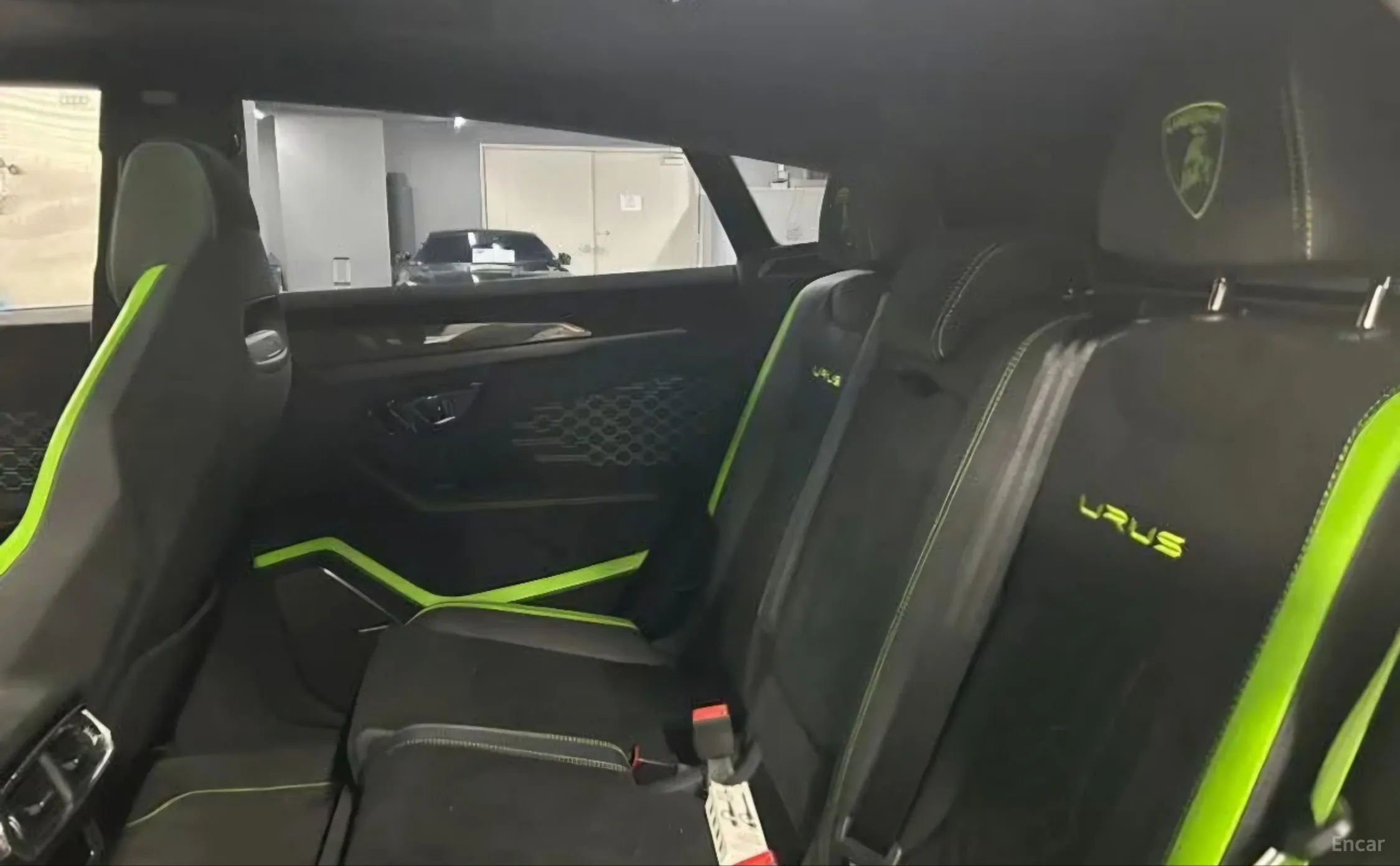Lamborghini Urus превью 10