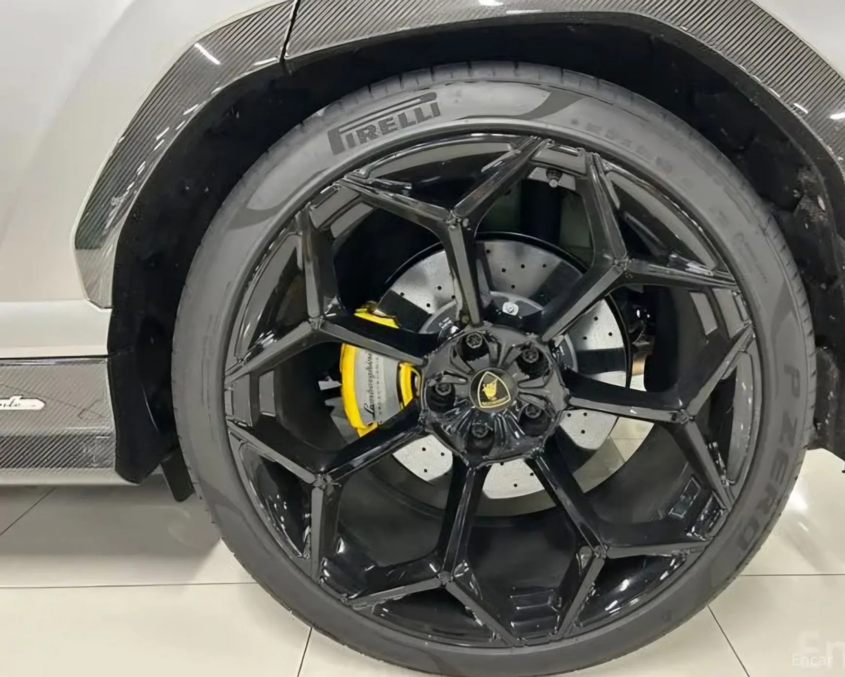 Lamborghini Urus превью 4