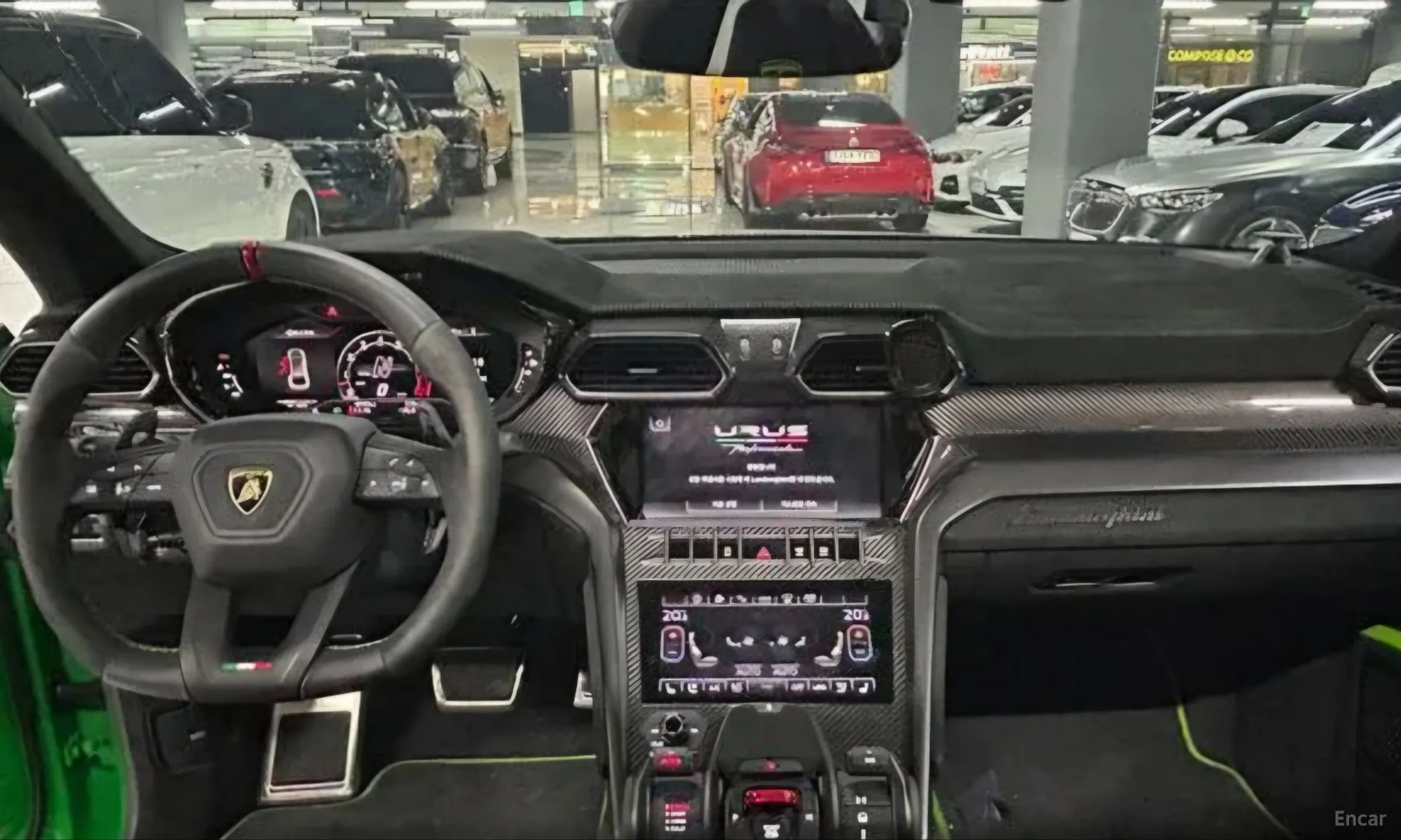 Lamborghini Urus превью 7