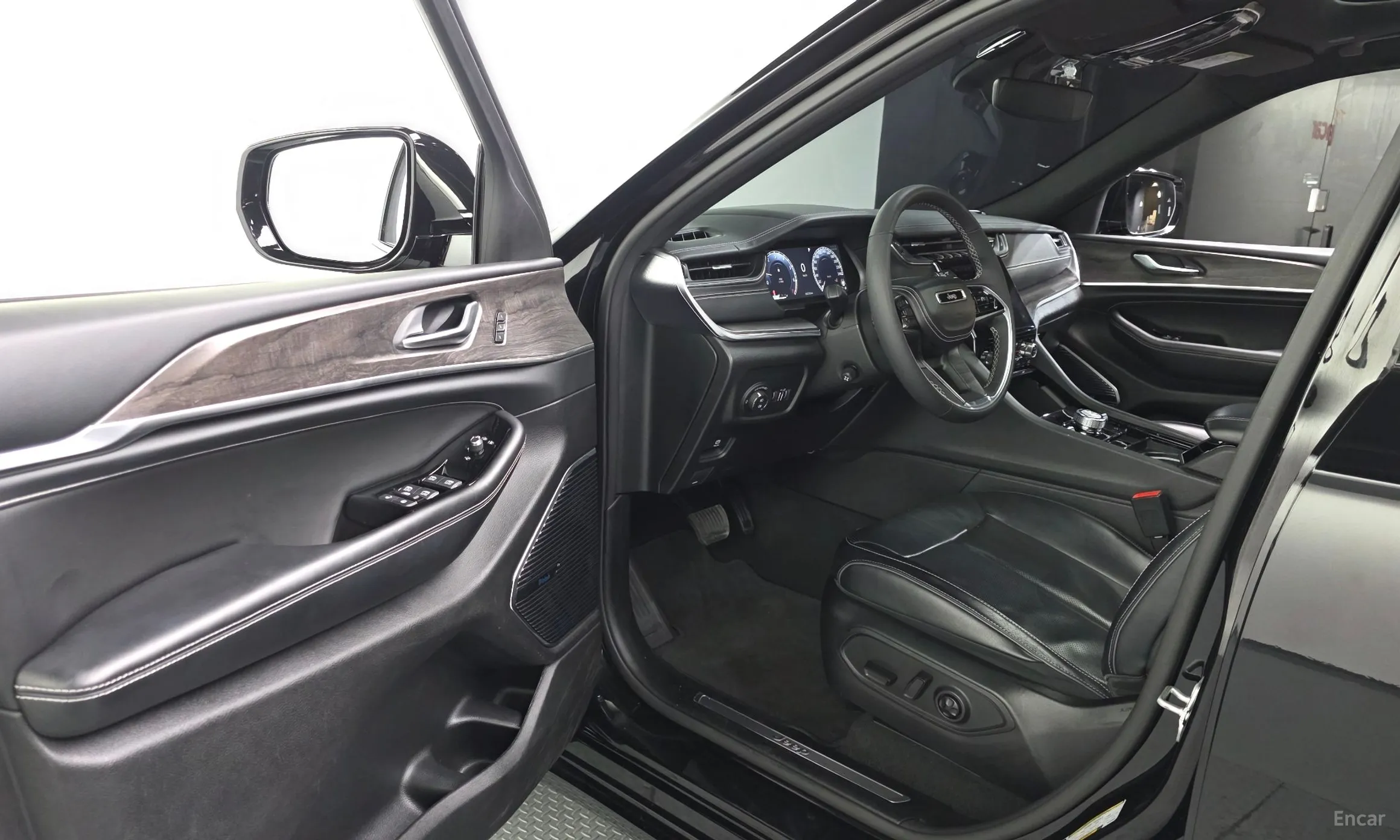 Jeep Grand Cherokee (WL) превью 10