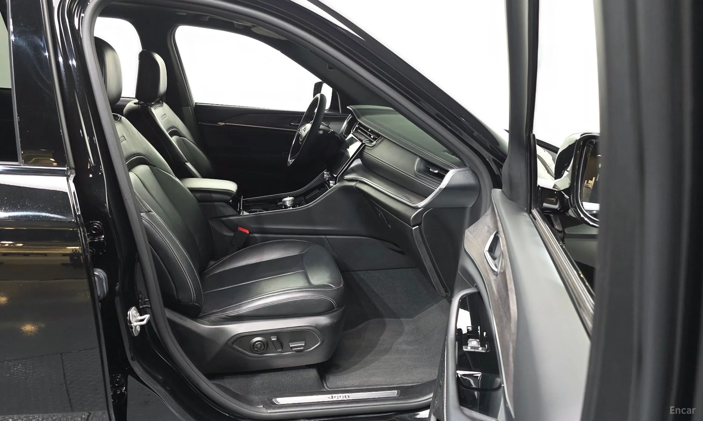 Jeep Grand Cherokee (WL) превью 11