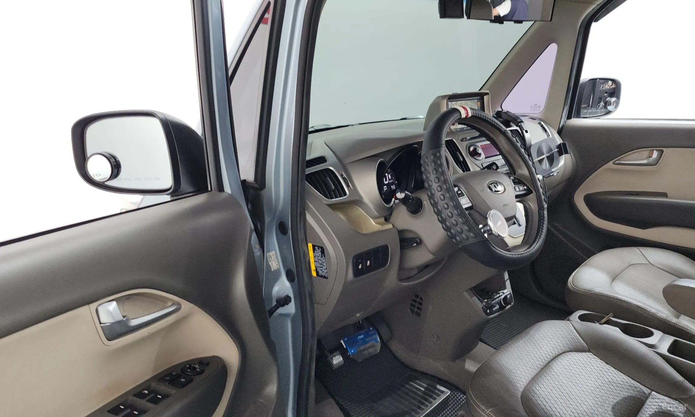 Kia Ray превью 10