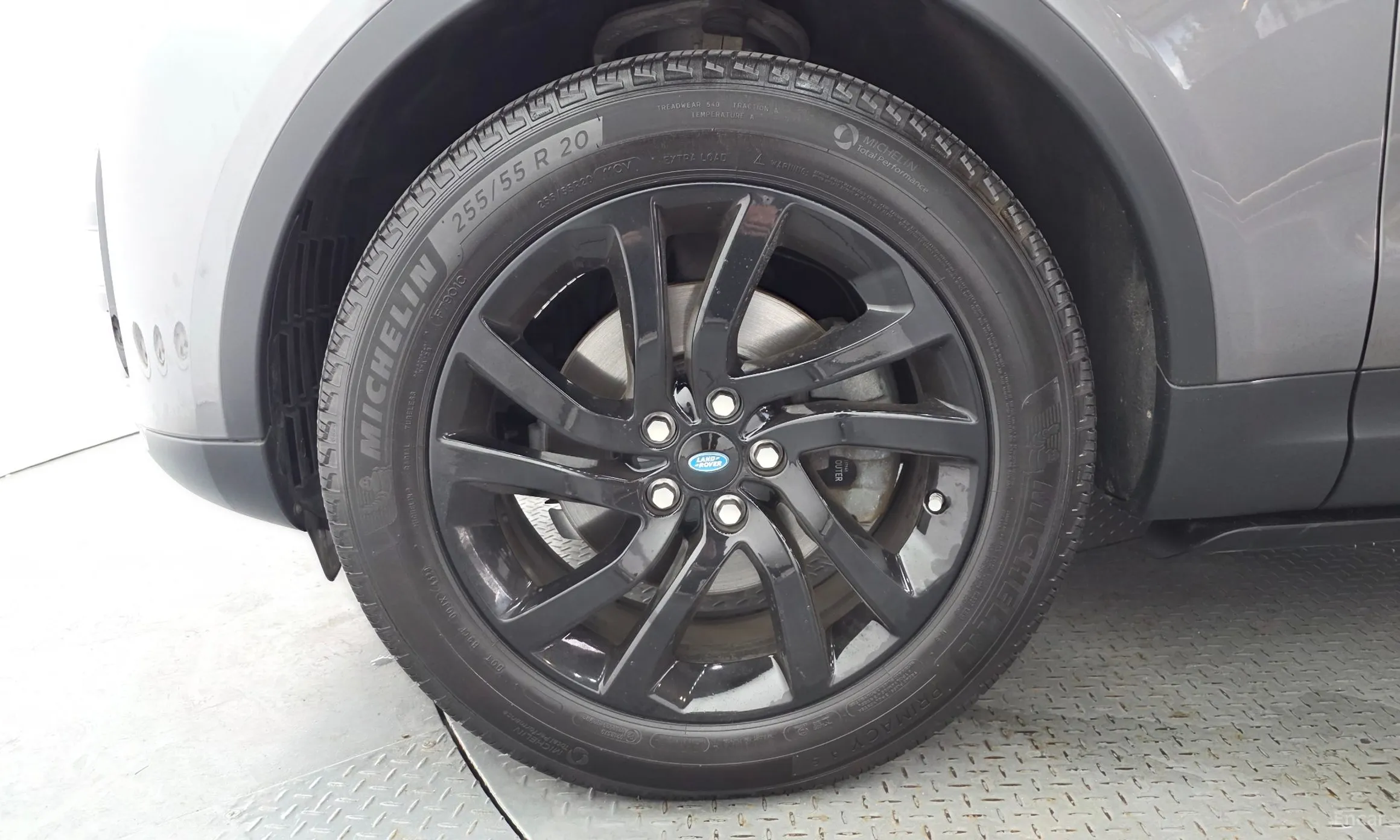 Land Rover Discovery 5 превью 5