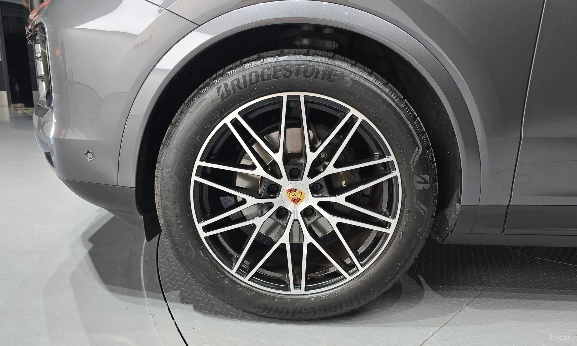 Porsche Cayenne (PO536) превью 5