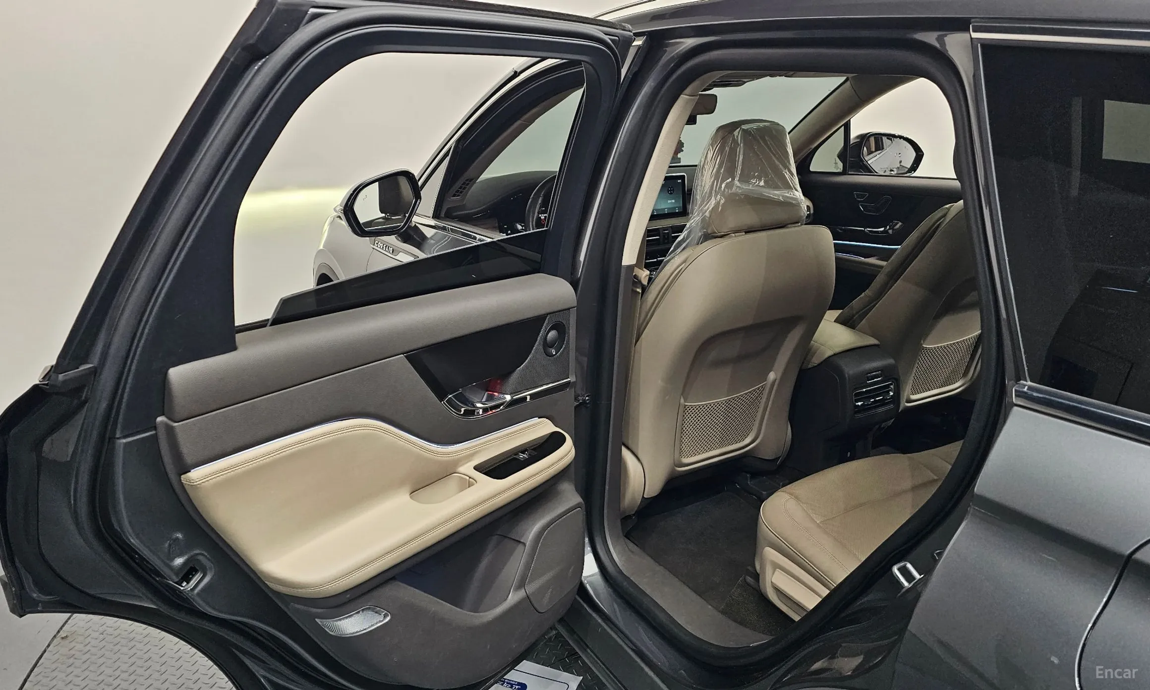 Lincoln Corsair превью 12