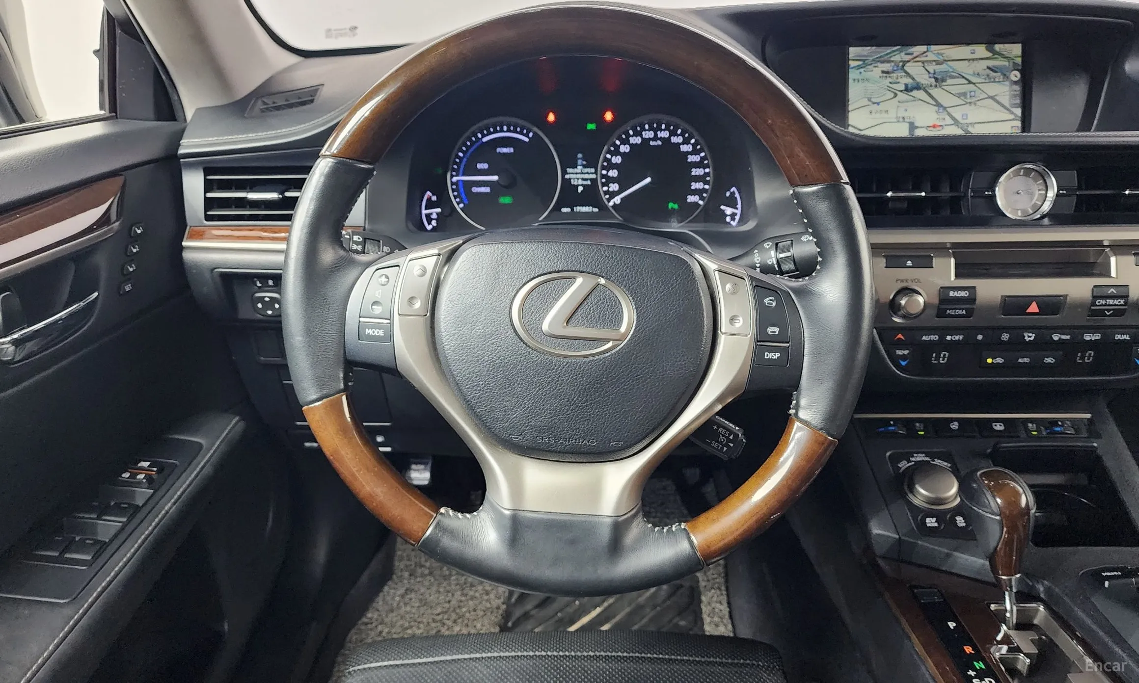 Lexus New ES300h превью 14