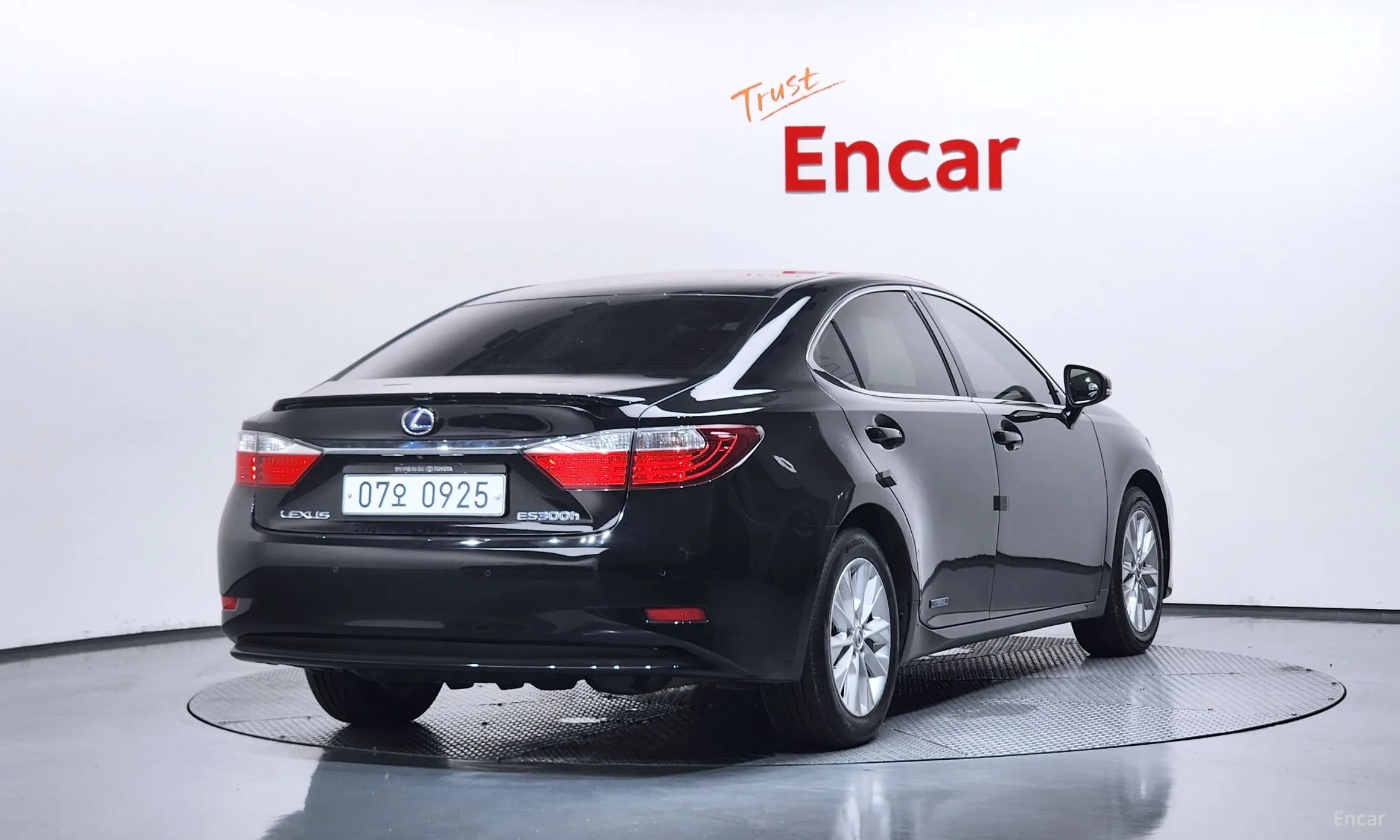 Lexus New ES300h