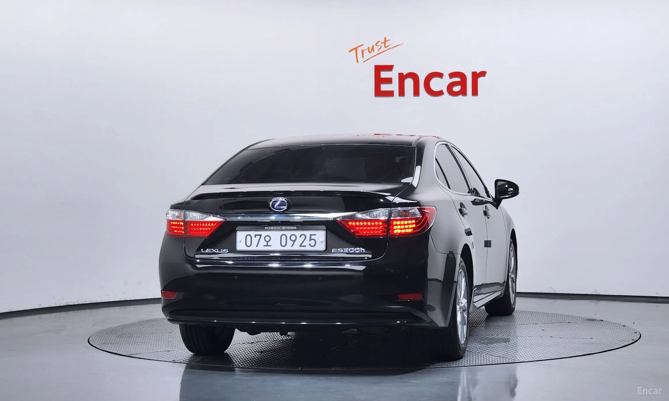 Lexus New ES300h превью 4