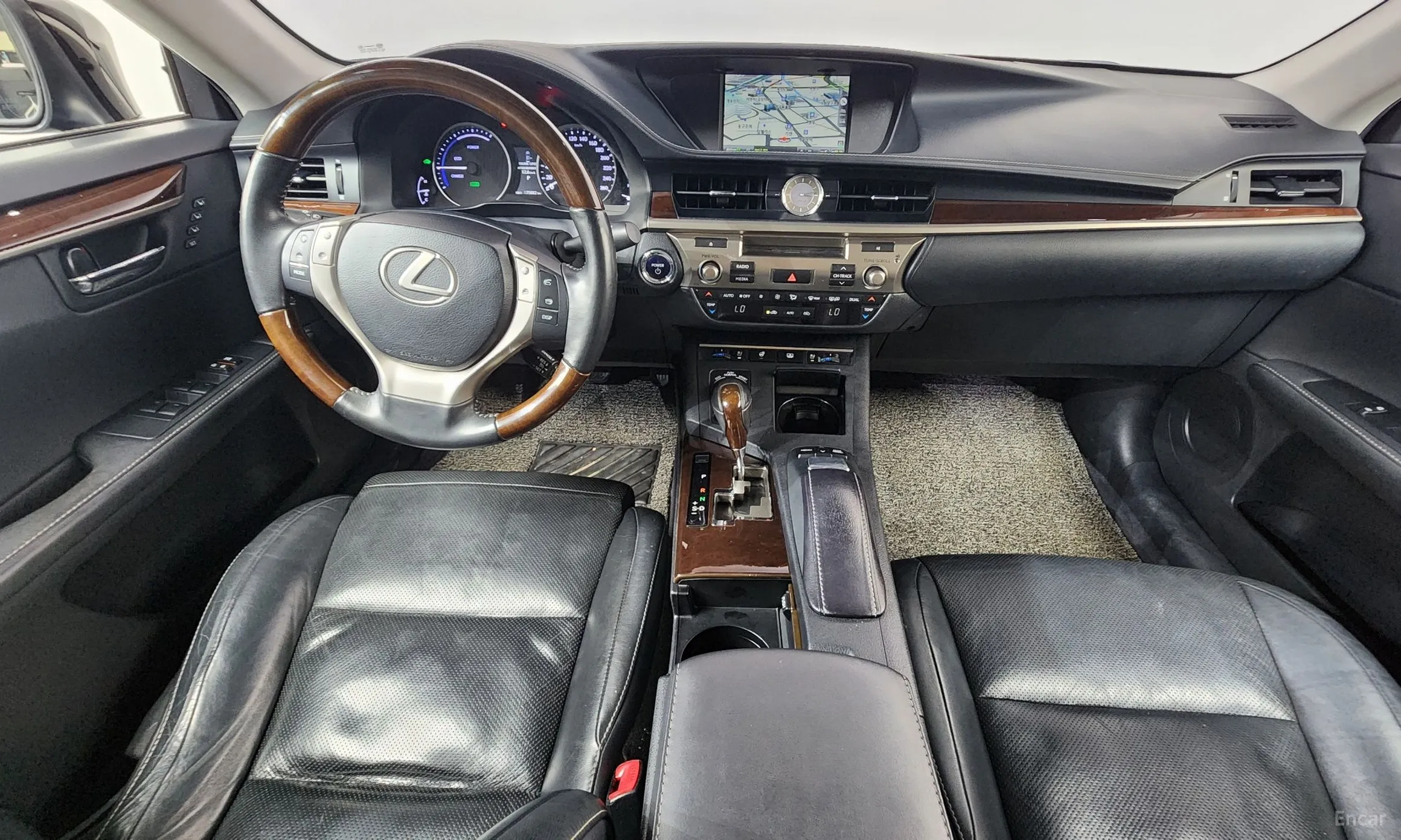 Lexus New ES300h превью 7