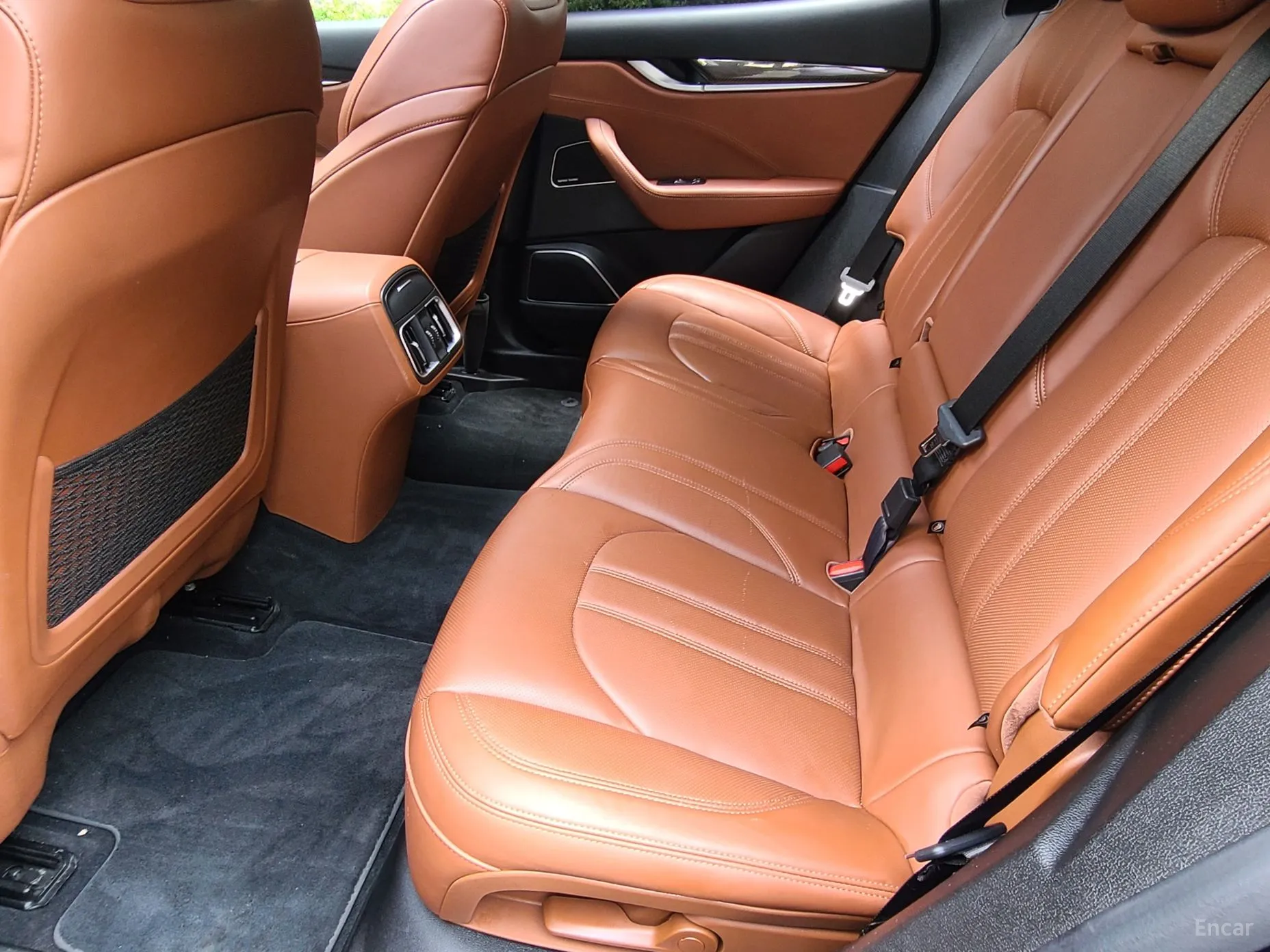 Maserati Levante превью 11