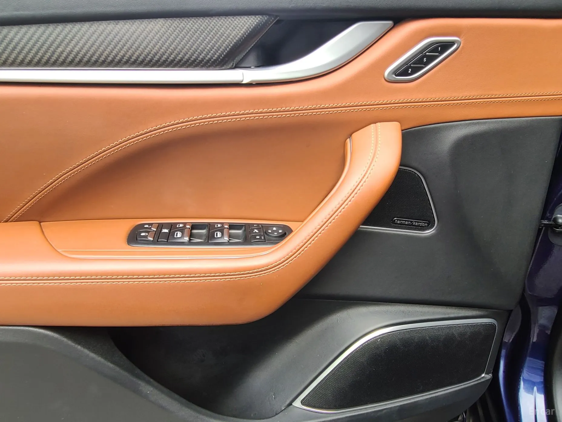 Maserati Levante превью 14