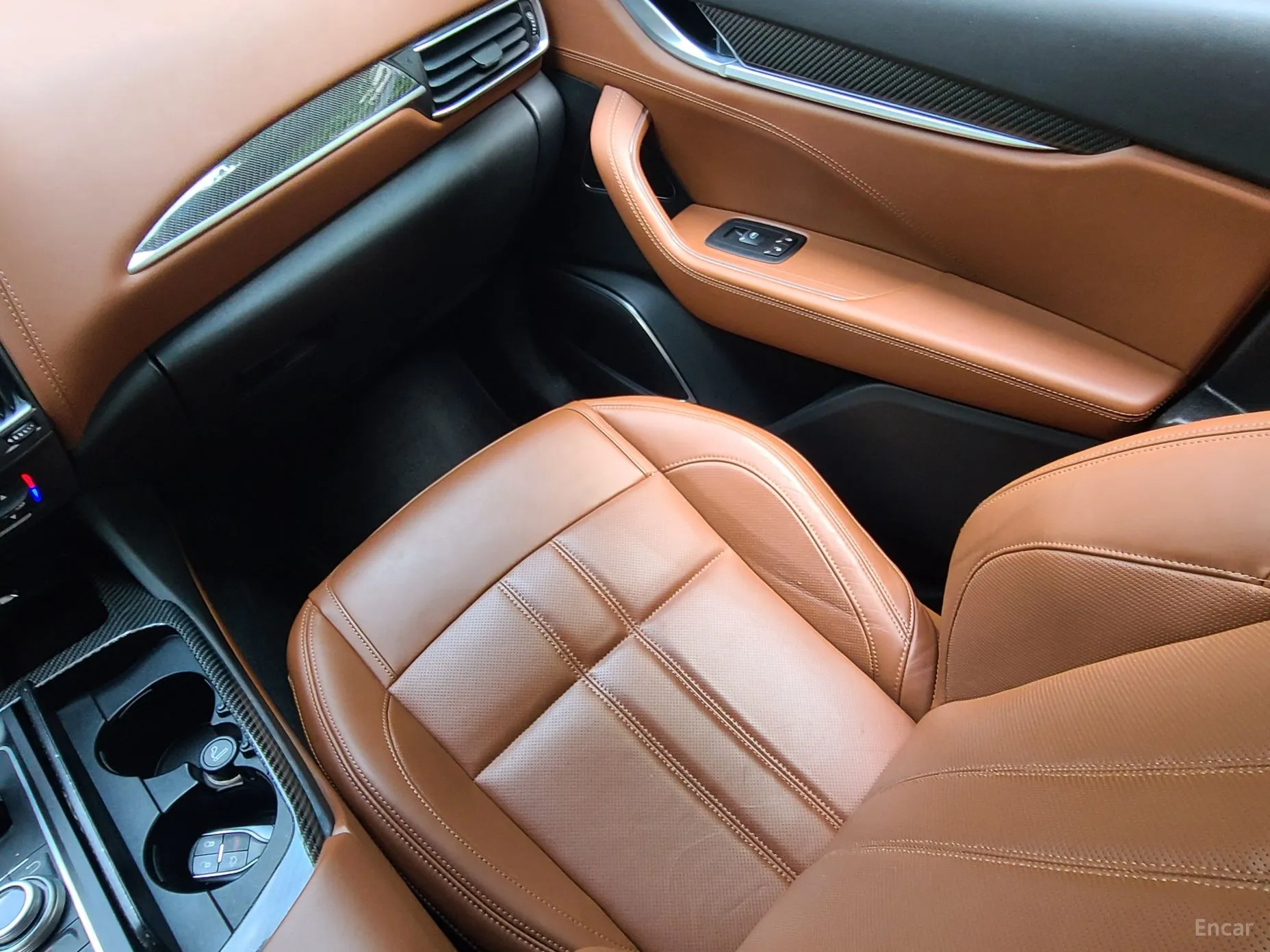 Maserati Levante превью 18