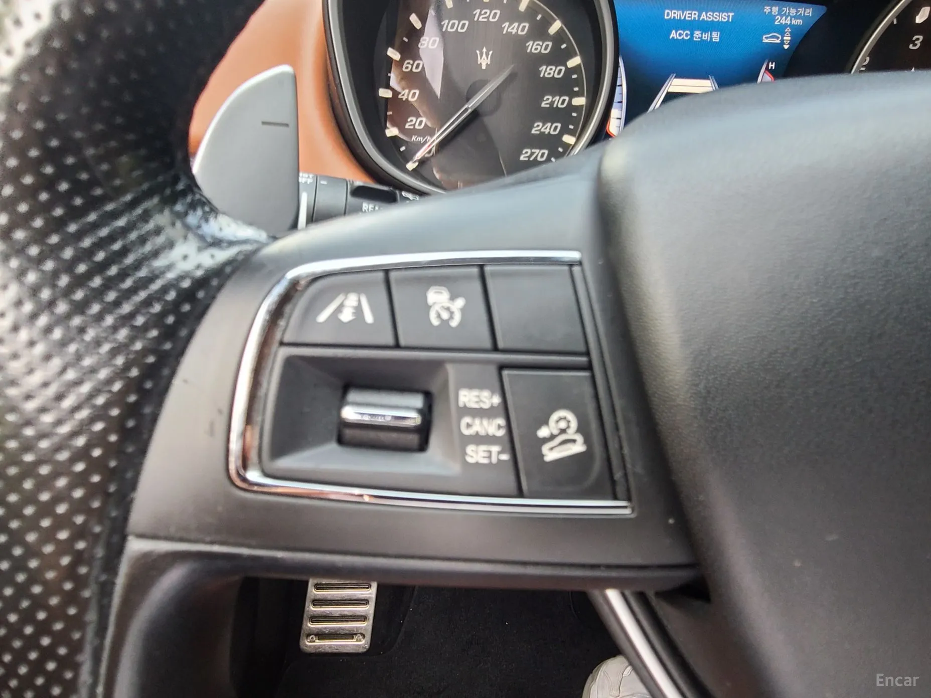 Maserati Levante превью 19