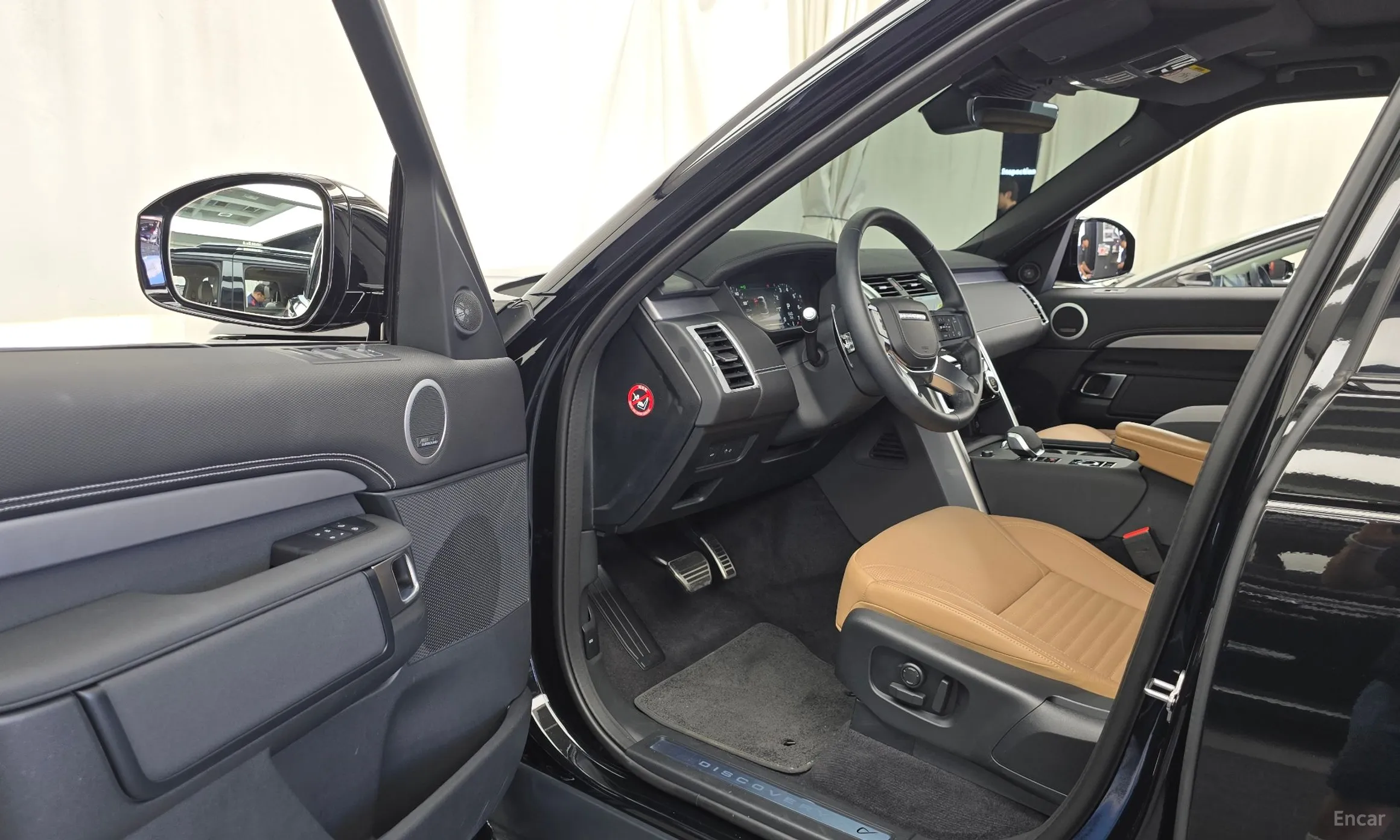 Land Rover Discovery 5 превью 10