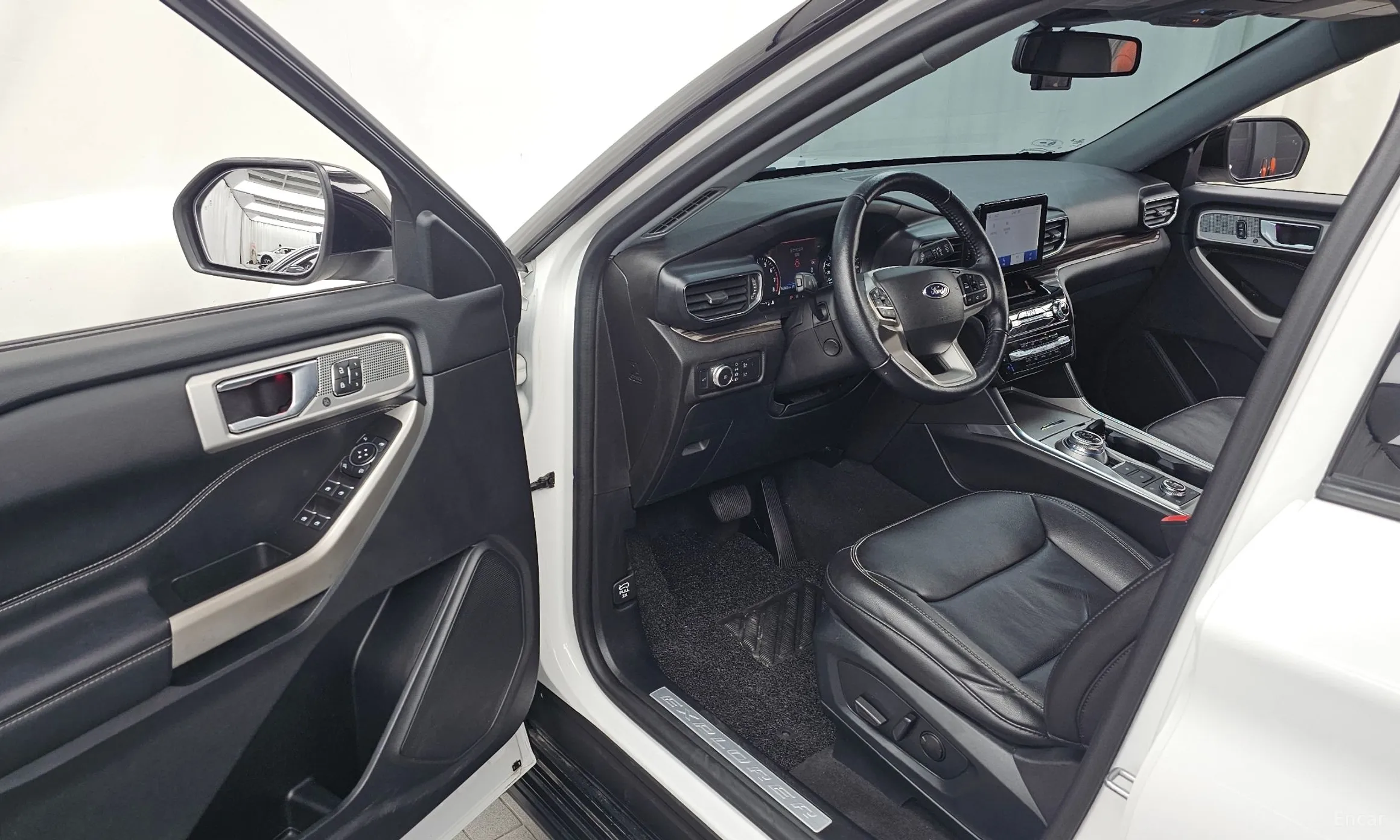 Ford Explorer 6th Generation превью 10