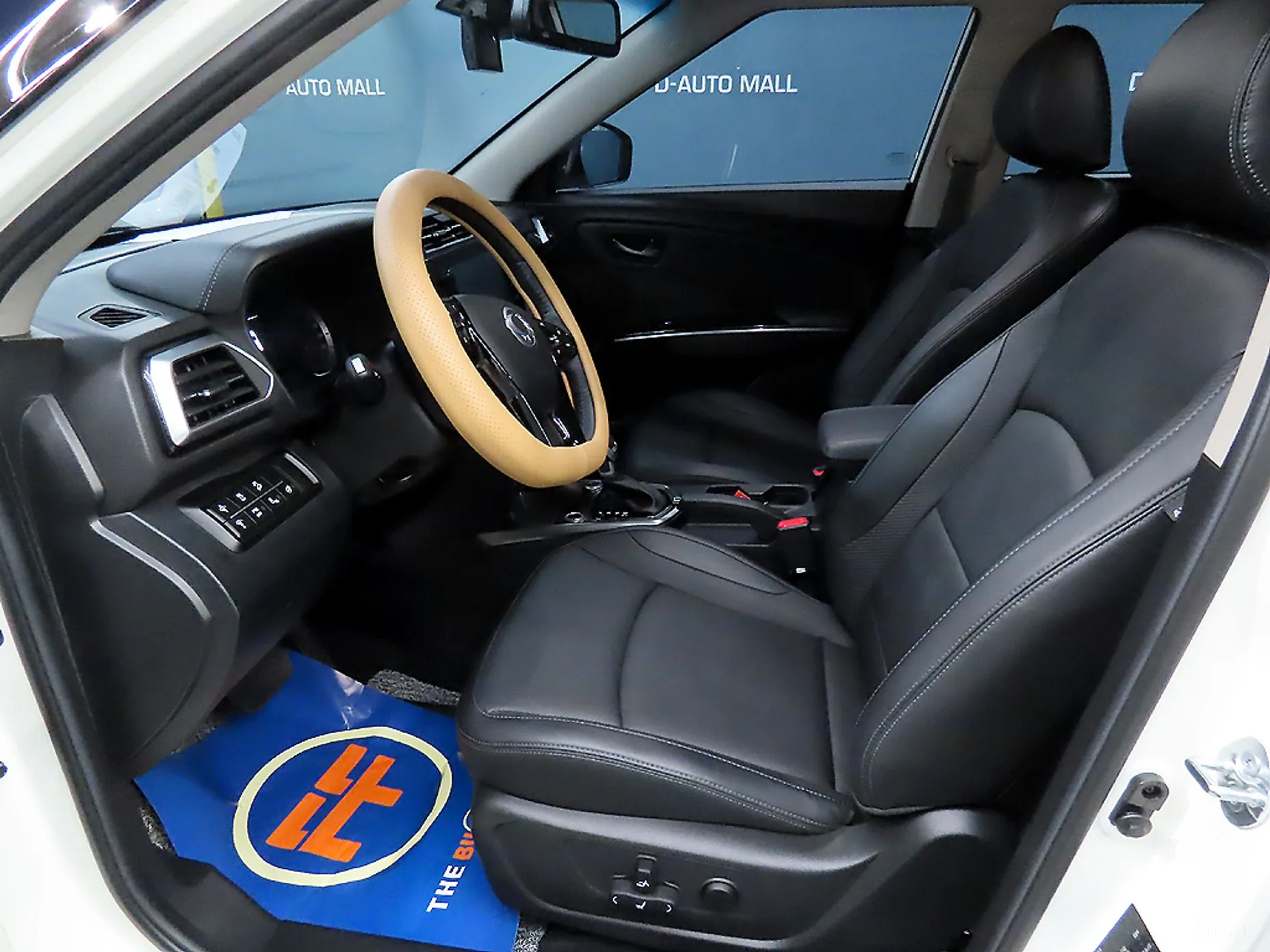KG Mobility (SsangYong) Tivoli превью 10