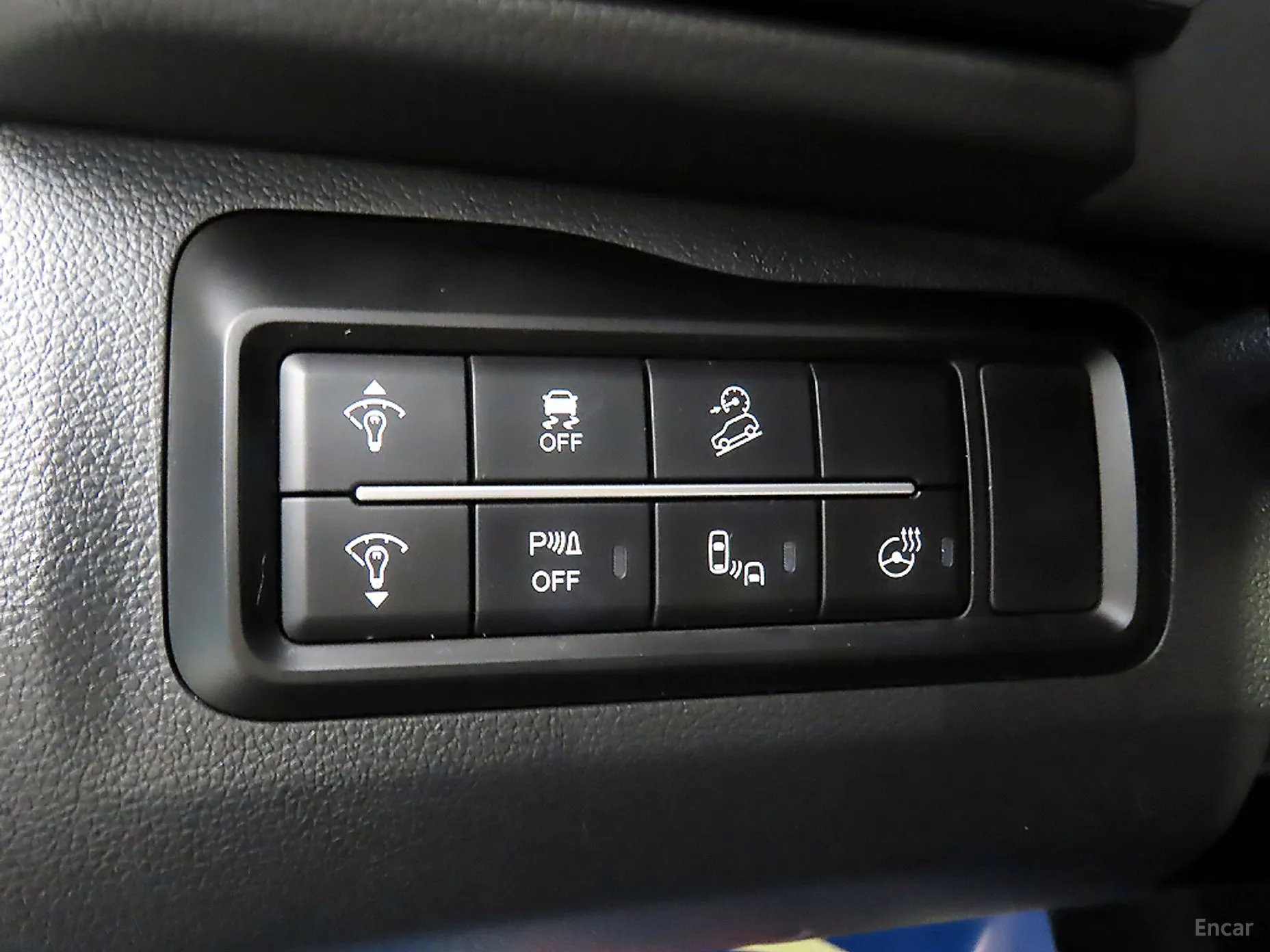 KG Mobility (SsangYong) Tivoli превью 13