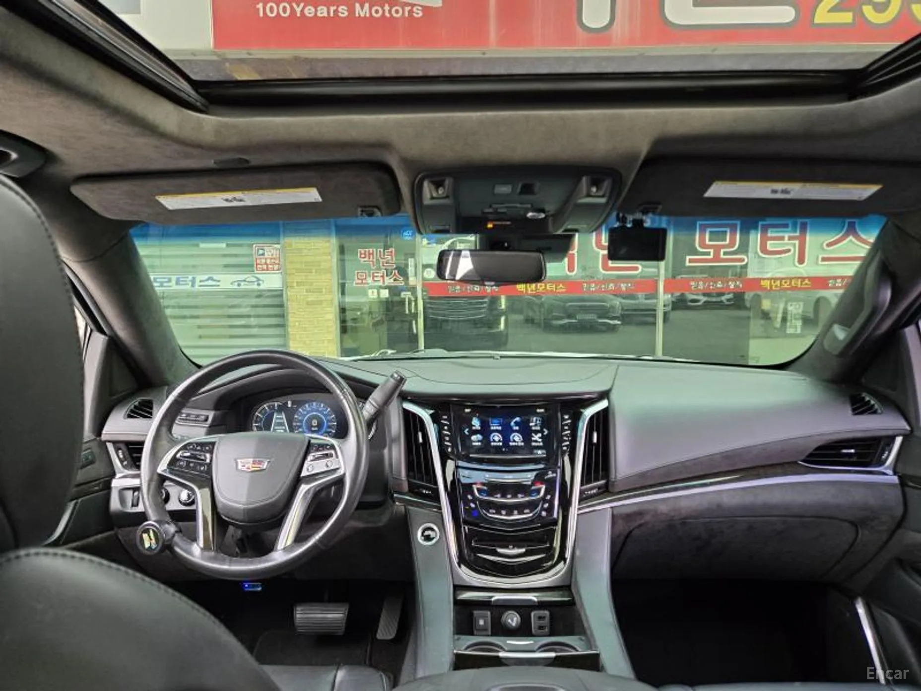 Cadillac Escalade превью 13