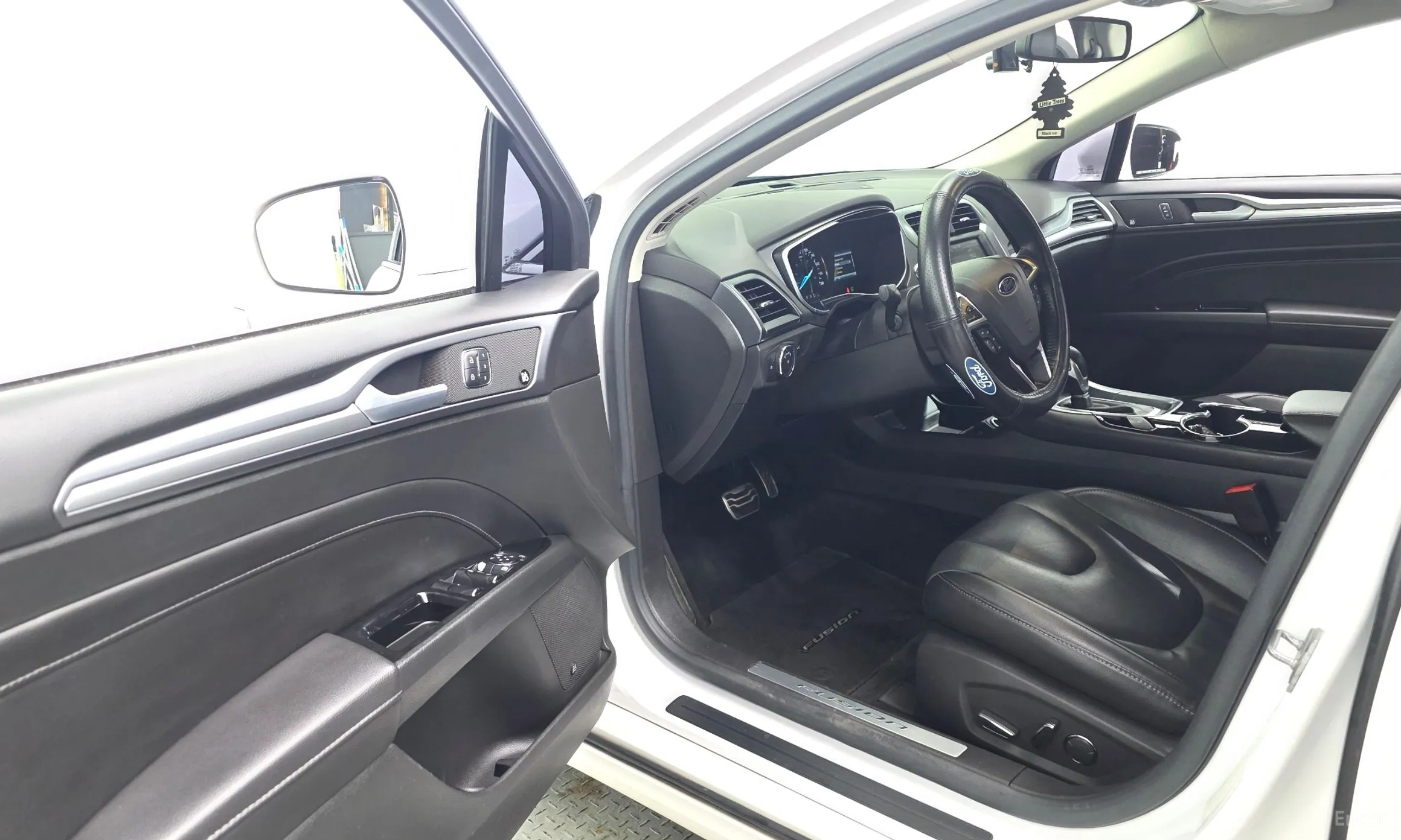 Ford Fusion превью 11