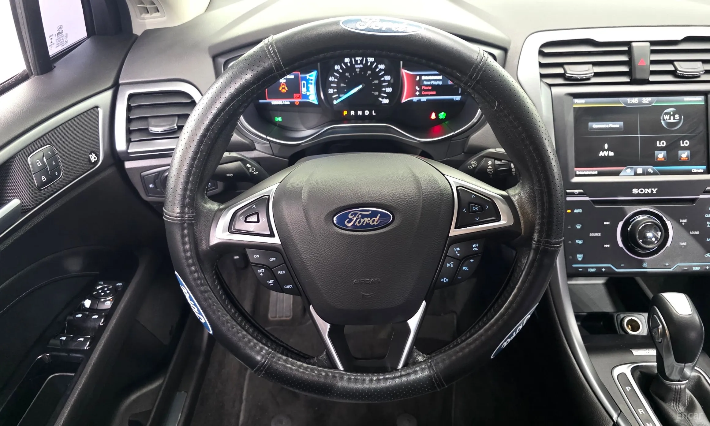 Ford Fusion превью 13