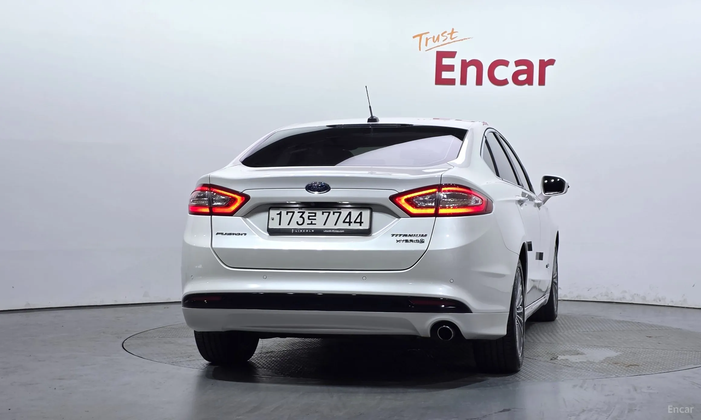 Ford Fusion превью 4