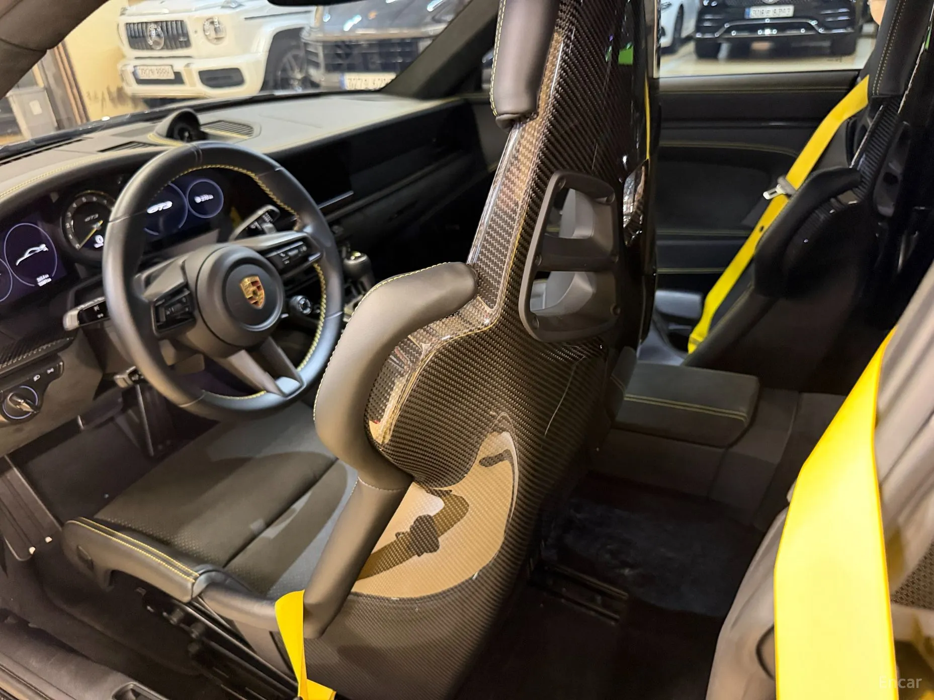 Porsche 911 (992) превью 17