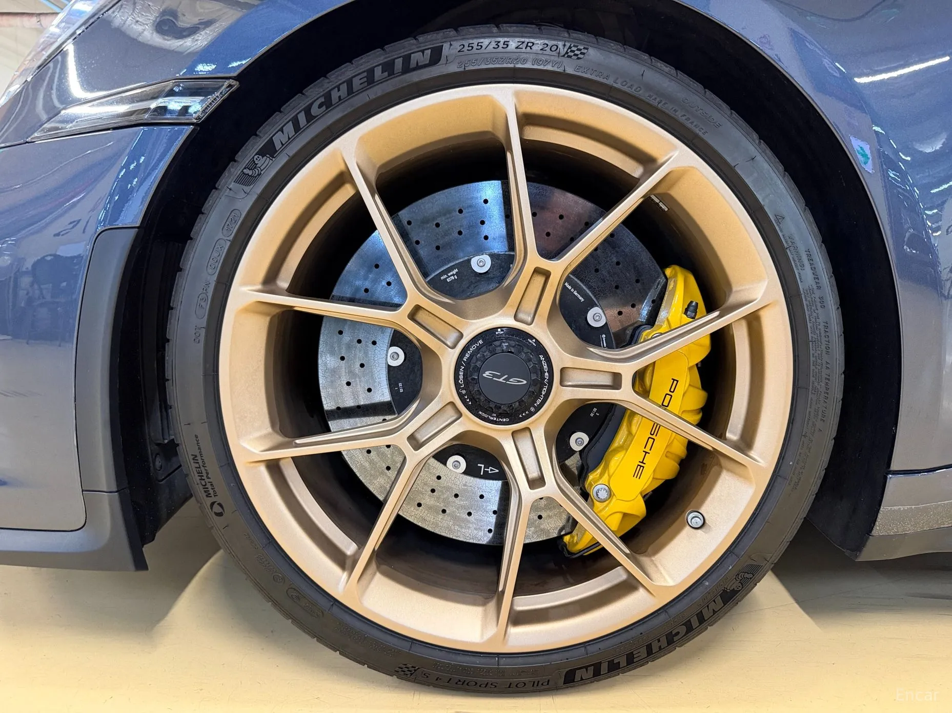 Porsche 911 (992) превью 5