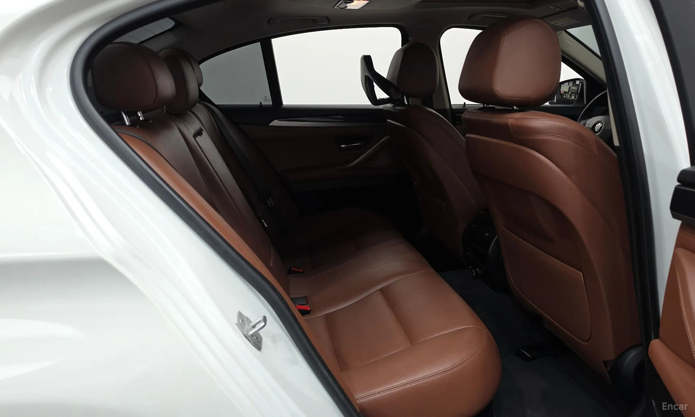BMW 5 Series (F10) превью 12