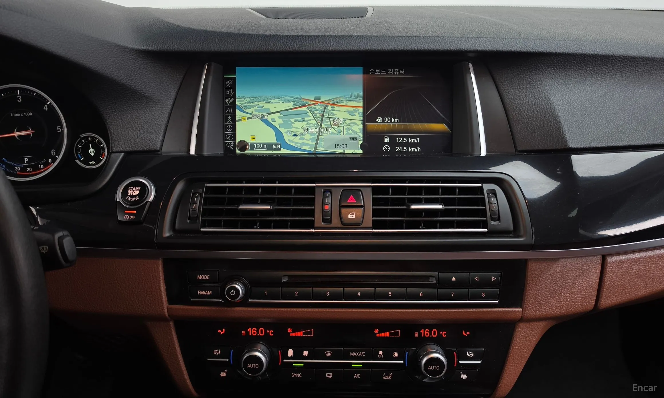BMW 5 Series (F10) превью 14
