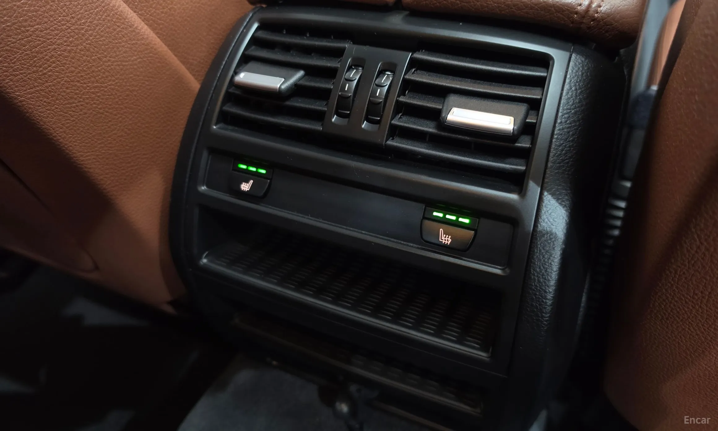 BMW 5 Series (F10) превью 19