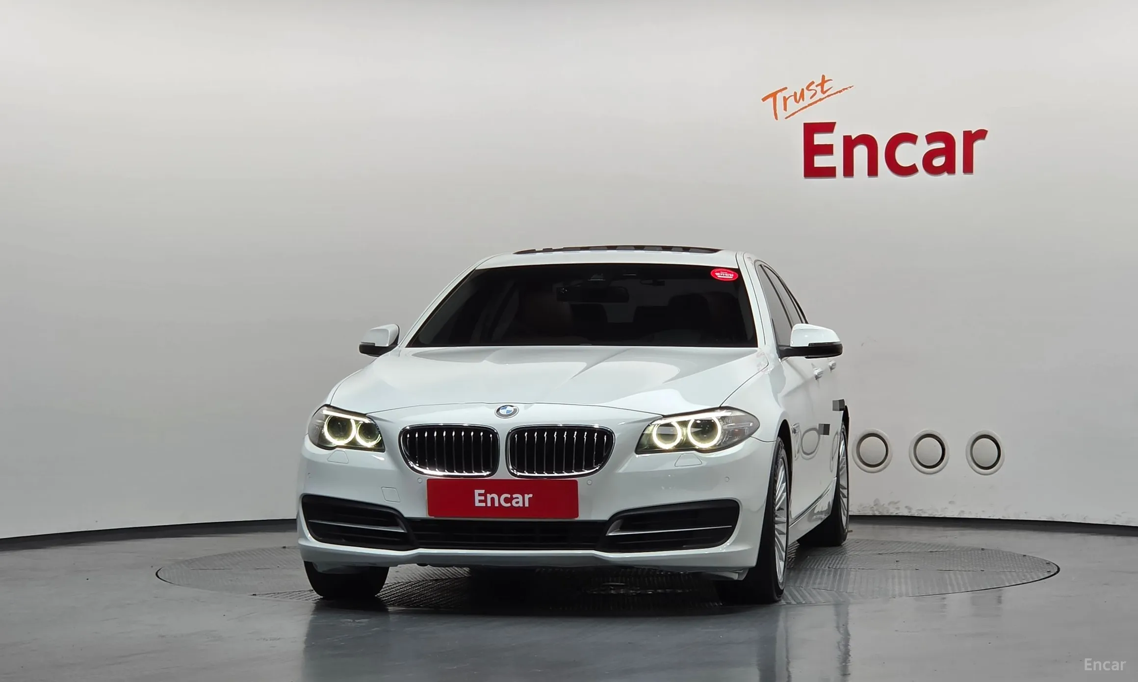 BMW 5 Series (F10) превью 3
