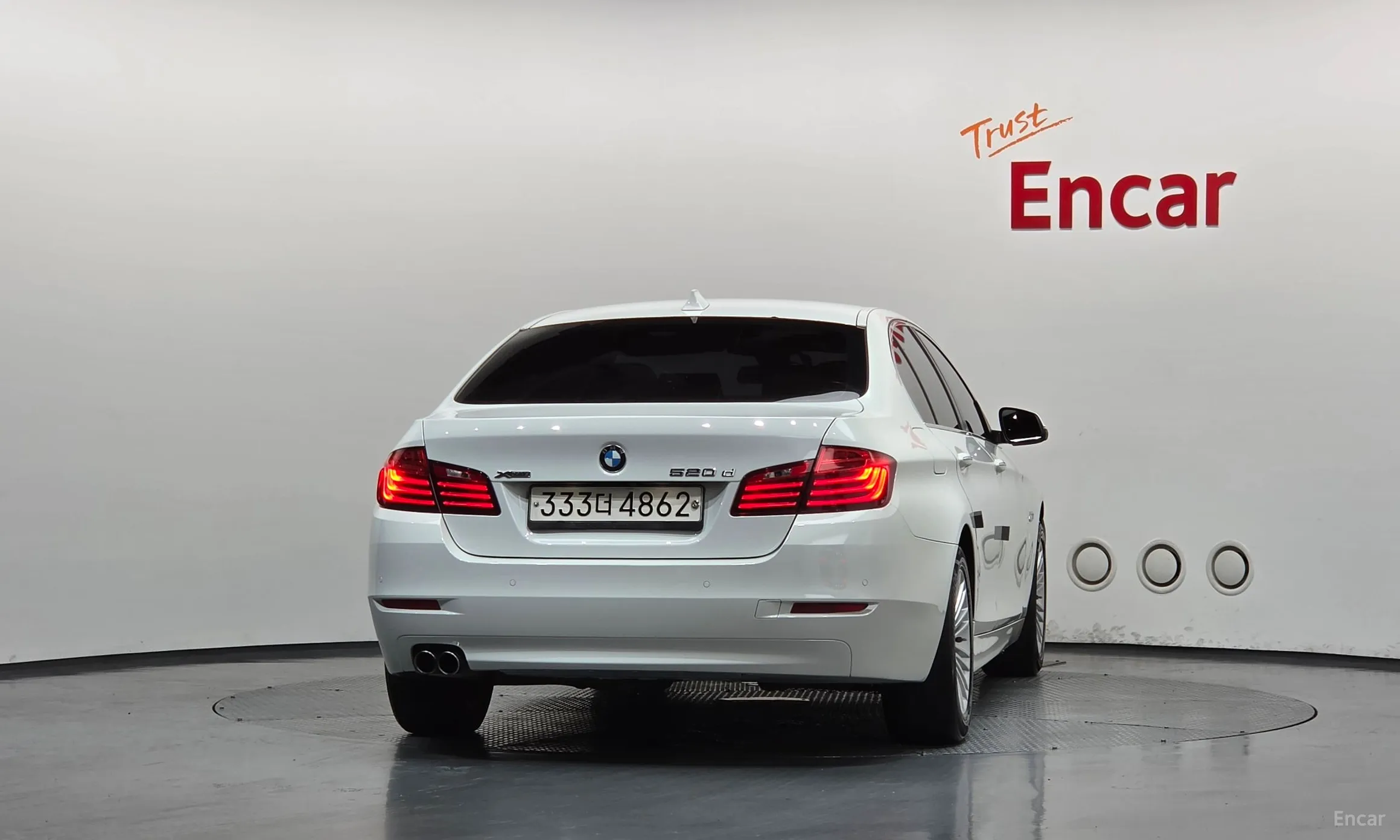 BMW 5 Series (F10) превью 4