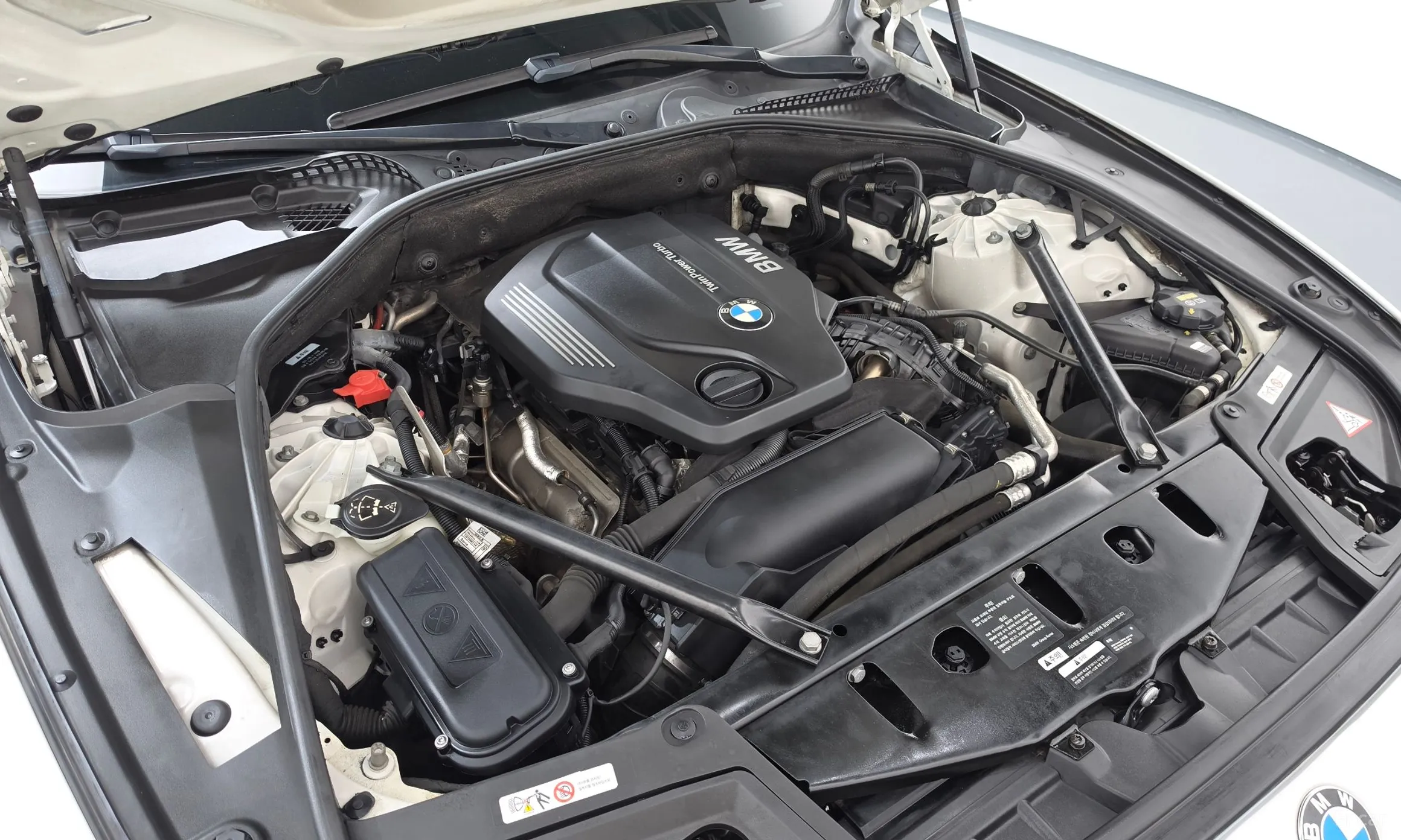 BMW 5 Series (F10) превью 6