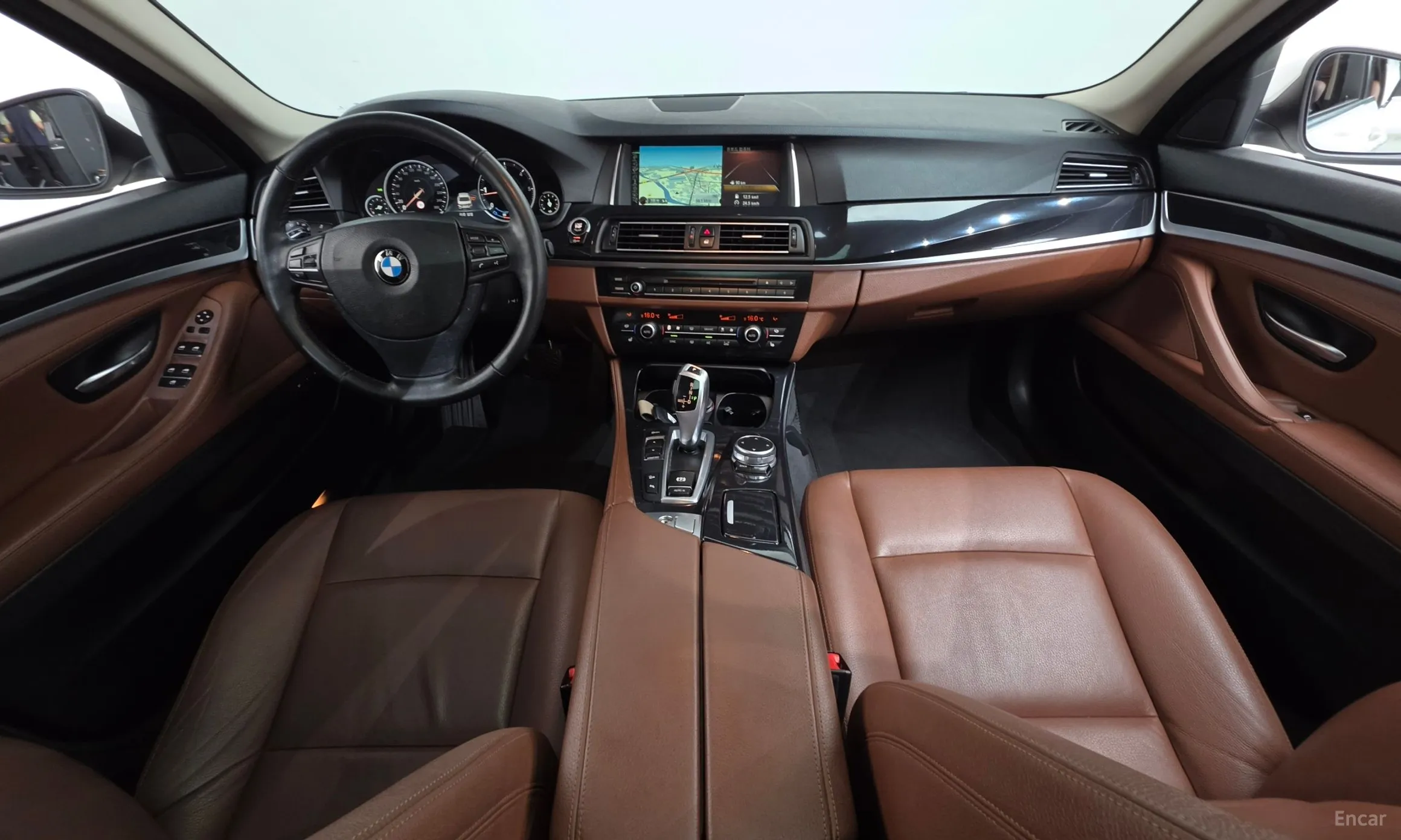 BMW 5 Series (F10) превью 7