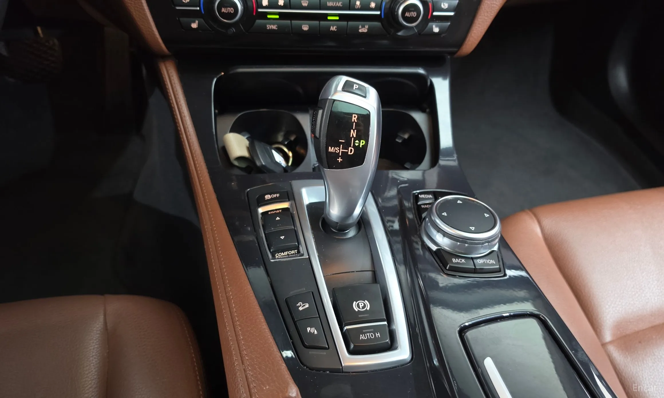 BMW 5 Series (F10) превью 9