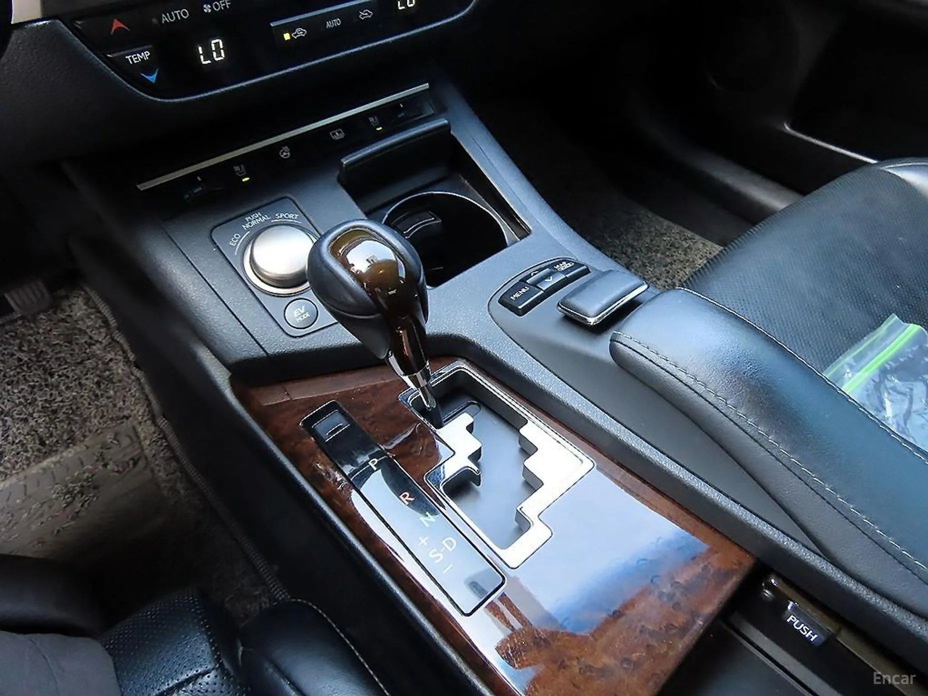Lexus New ES300h превью 10