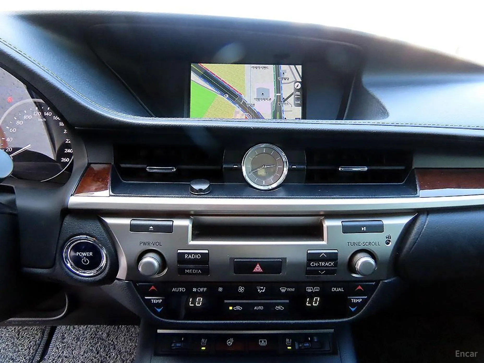 Lexus New ES300h превью 13