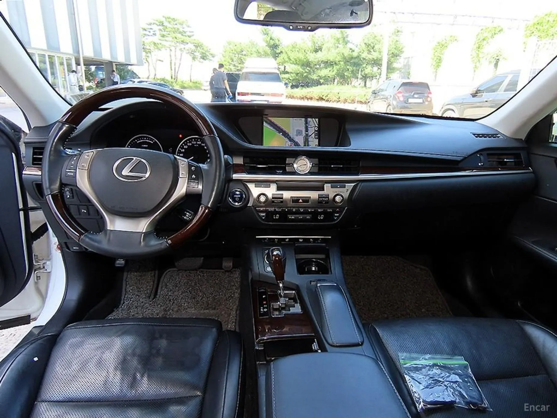 Lexus New ES300h превью 7