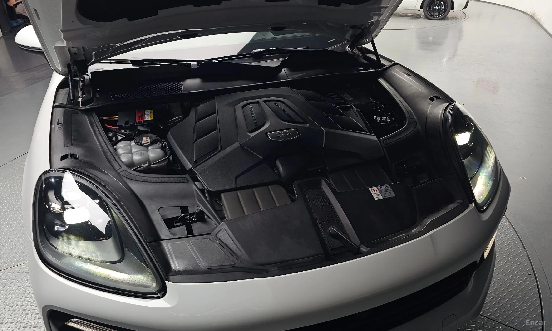Porsche Cayenne (PO536) превью 6