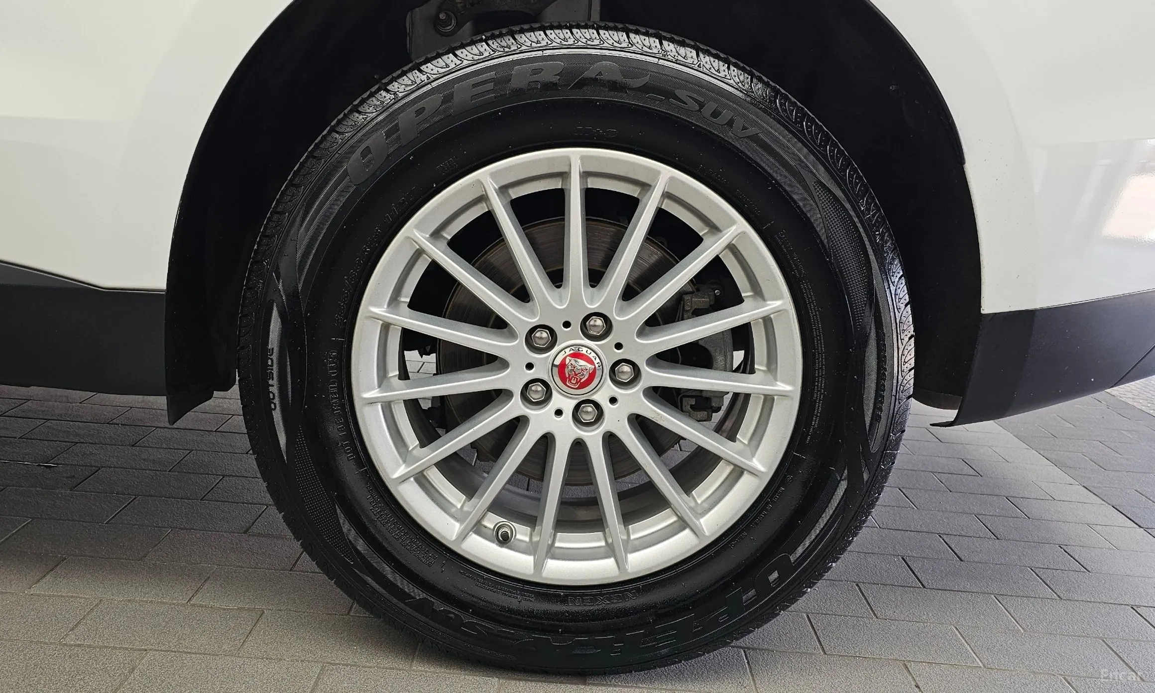 Jaguar F-PACE превью 5