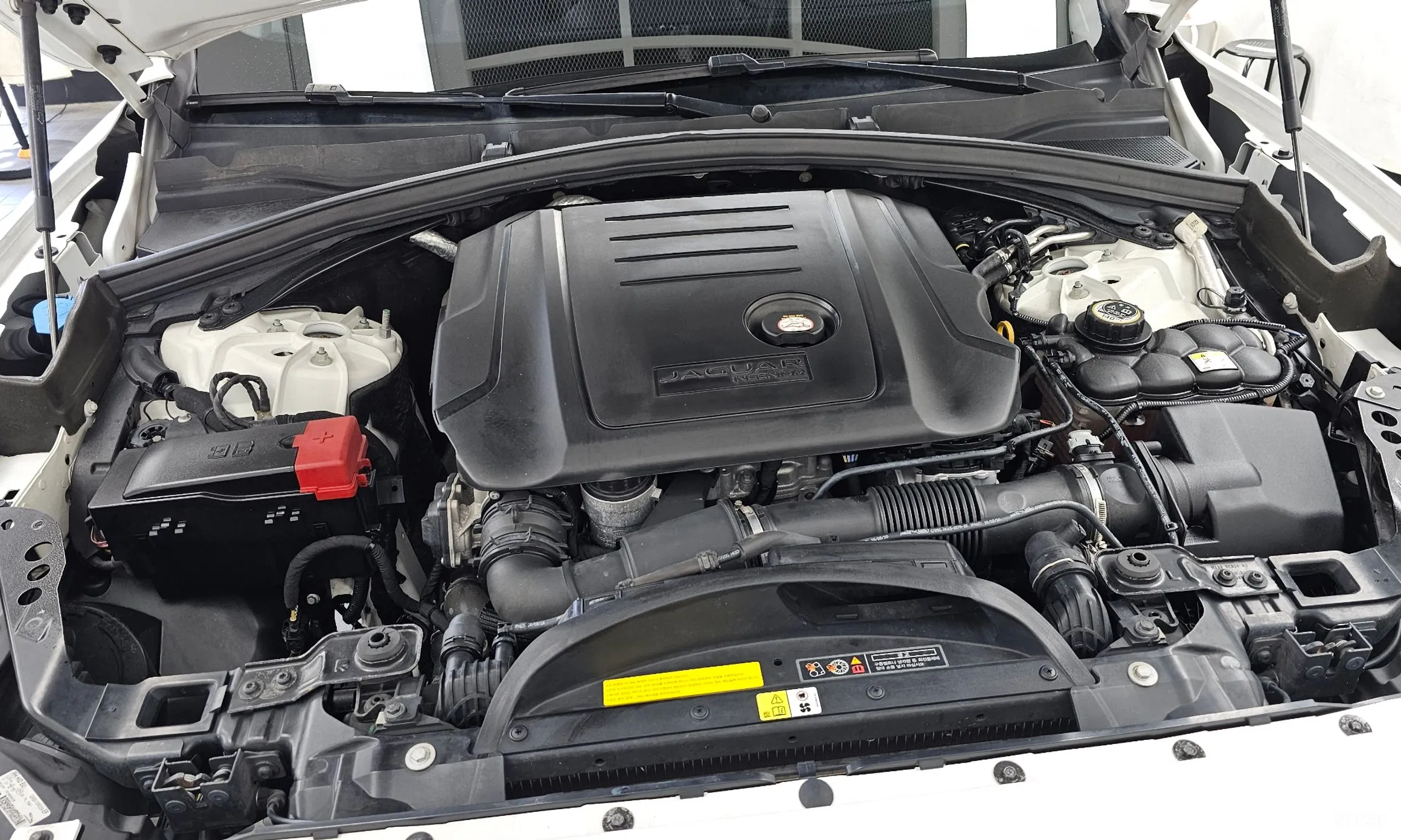 Jaguar F-PACE превью 6