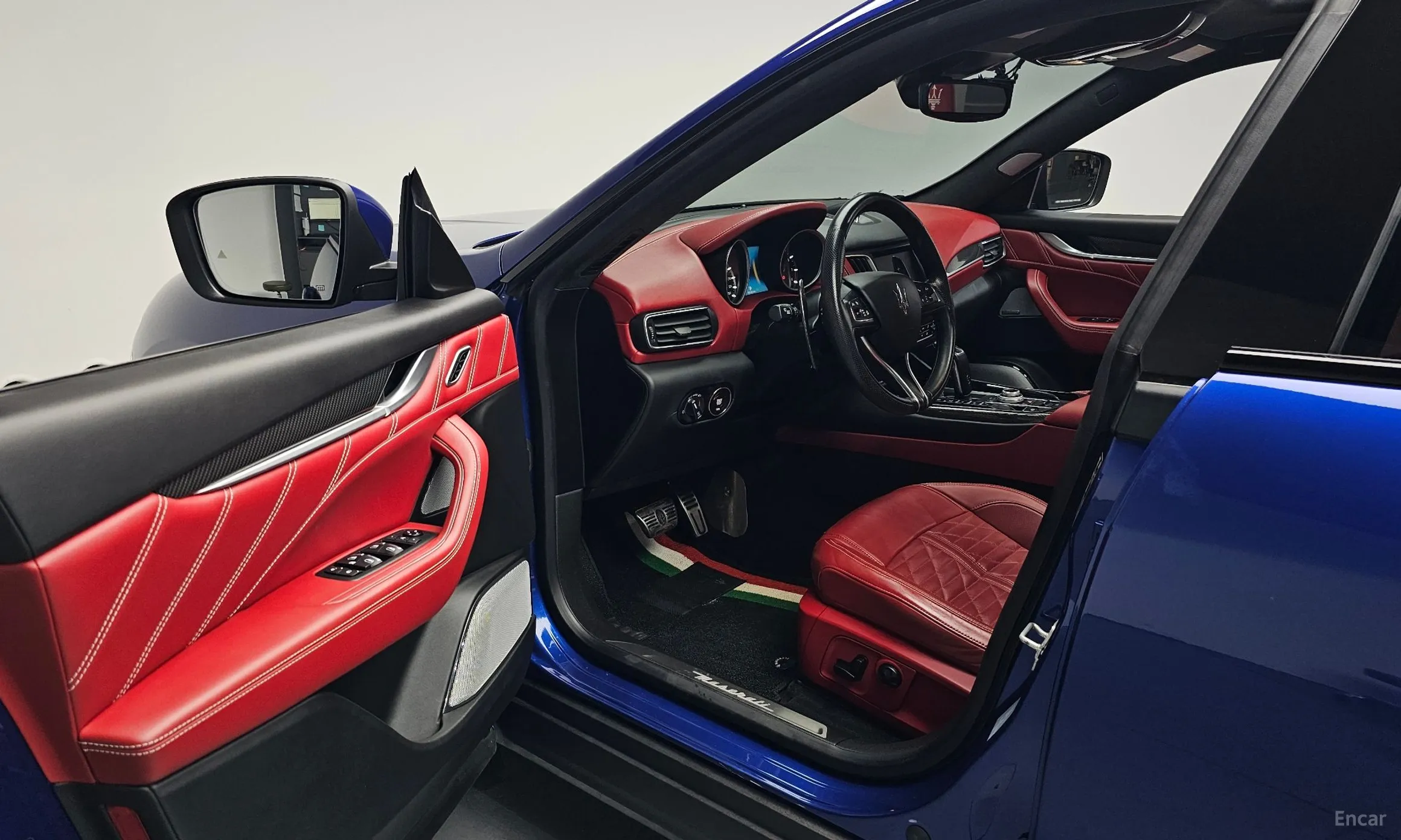 Maserati Levante превью 10