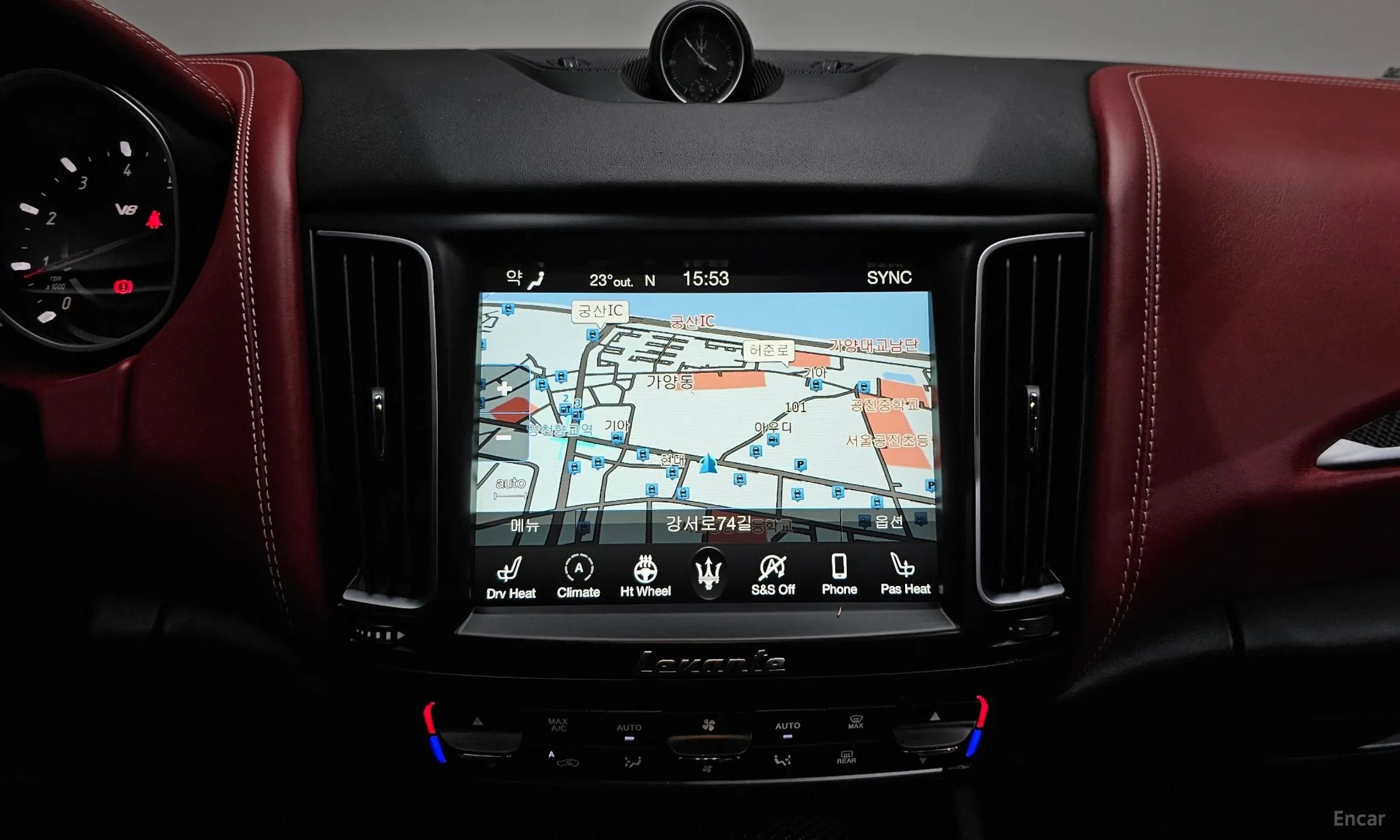 Maserati Levante превью 14